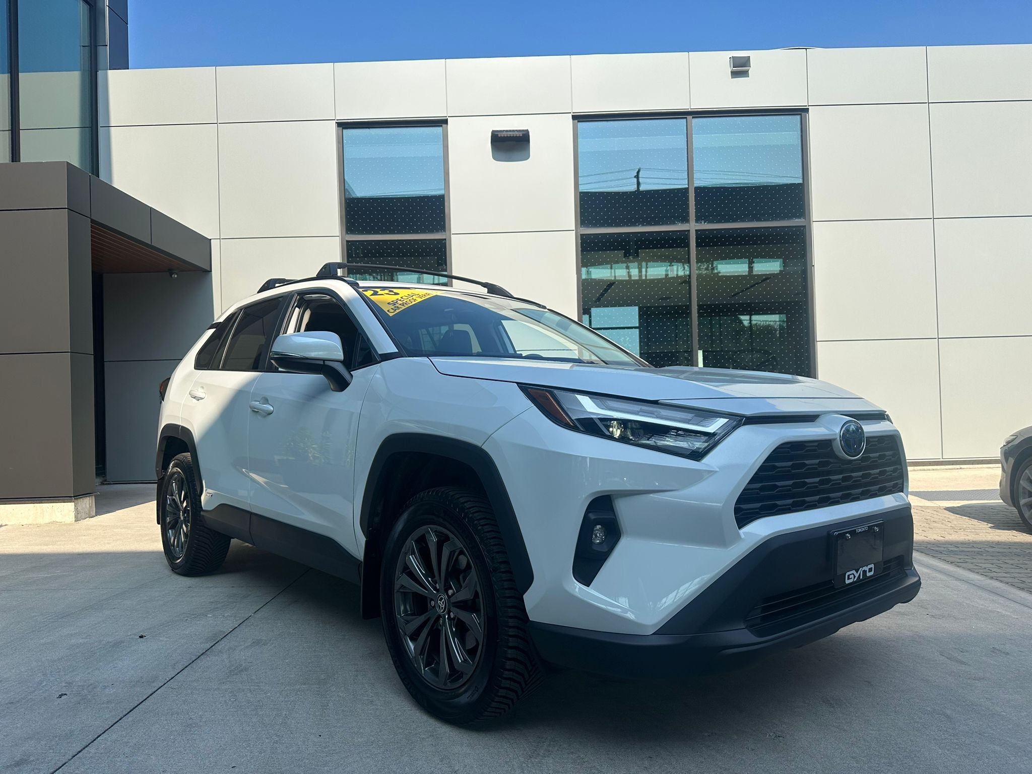 2023 White Toyota RAV4 XLE SUV