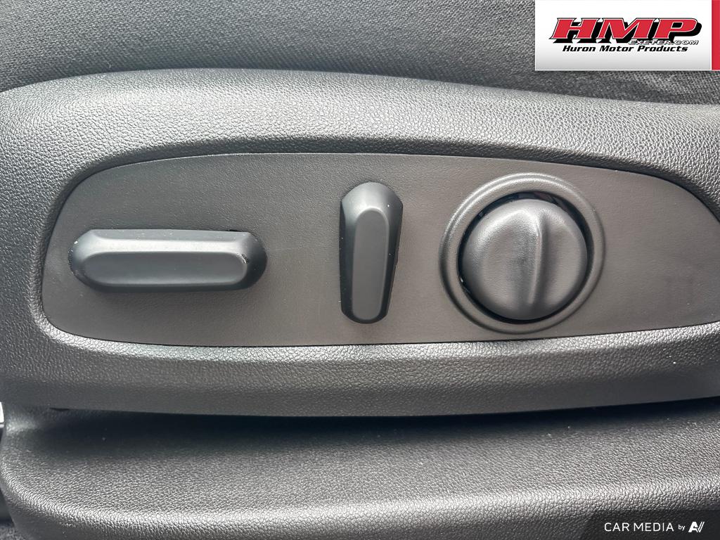 used 2021 Chevrolet Equinox car, priced at $26,284