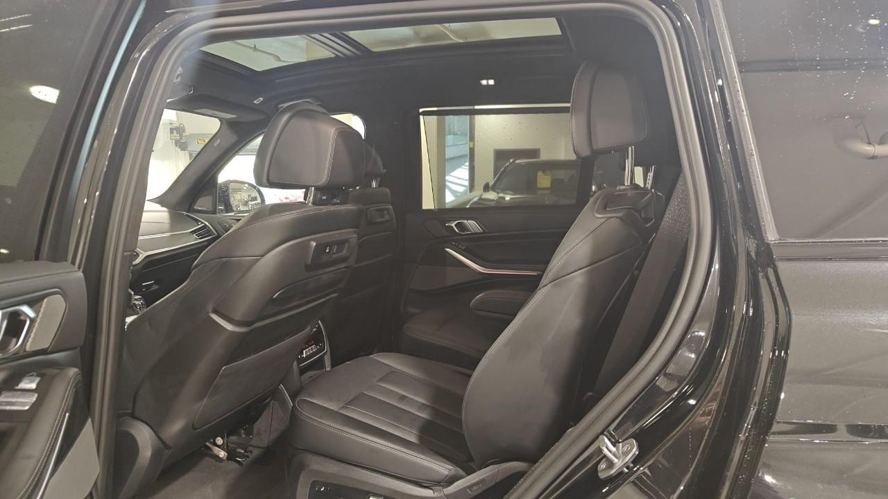 2022 BMW X7 xDrive40i, Toronto, Cash