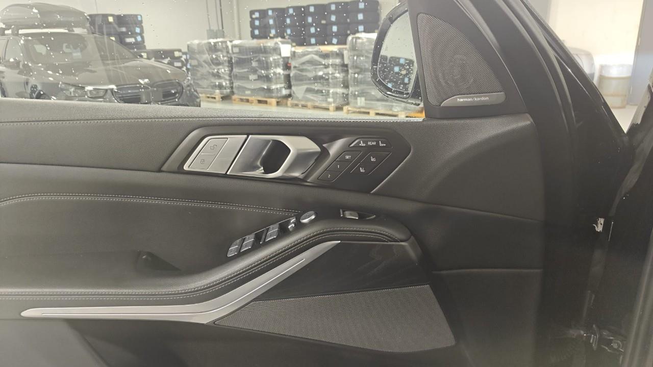 2022 BMW X7 xDrive40i, Toronto, Cash