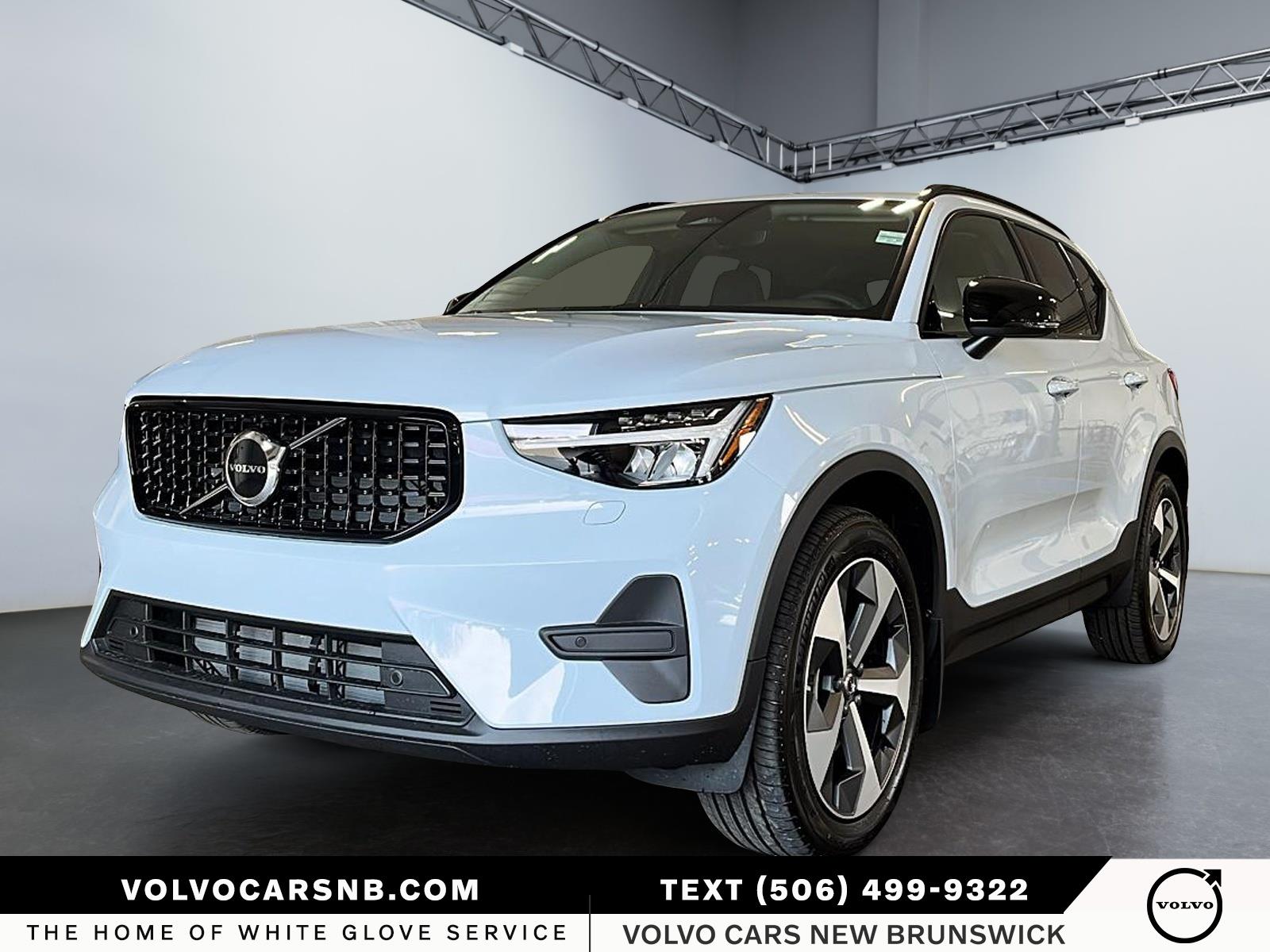 2026 Volvo XC40  B5 Core Dark Theme
