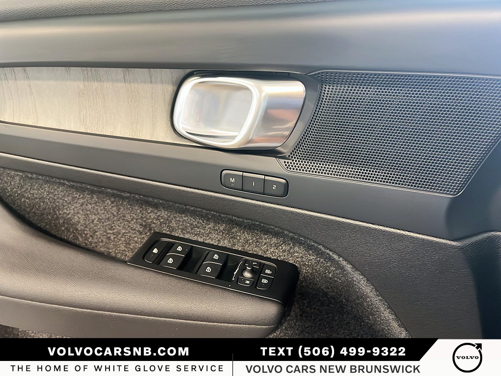 2026 Volvo XC40 B5 Core Dark Theme