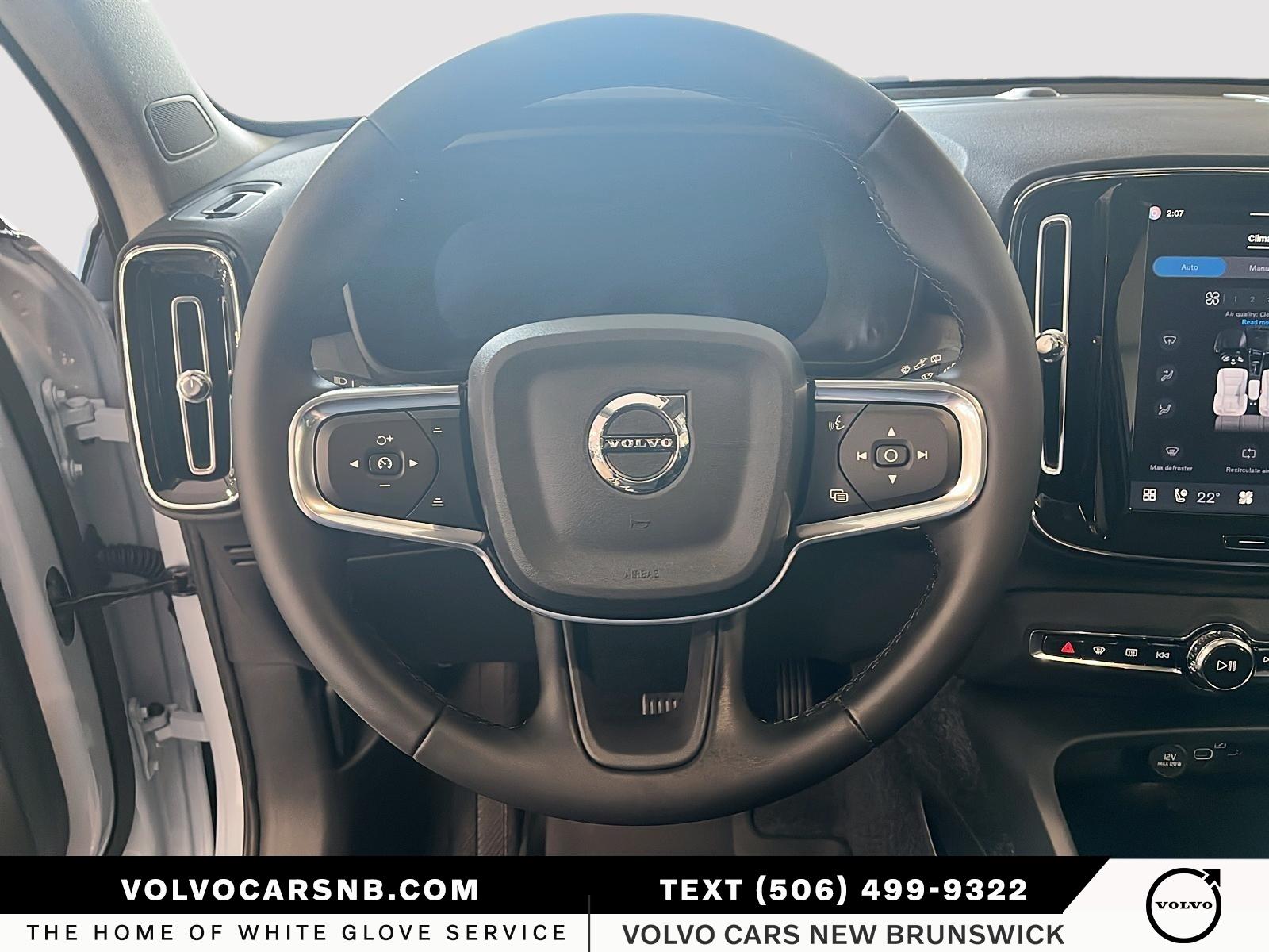 2026 Volvo XC40 B5 Core Dark Theme