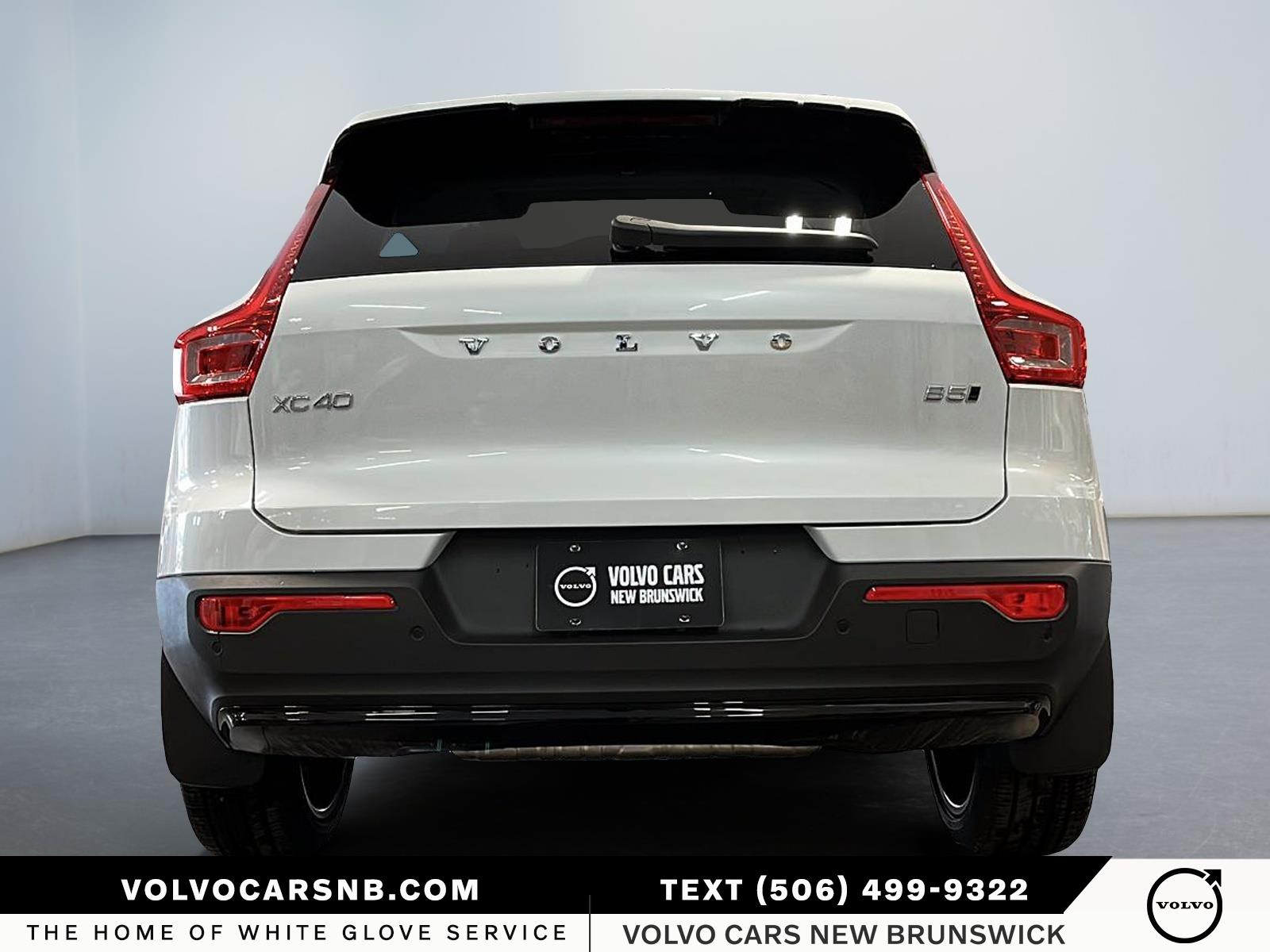 2026 Volvo XC40 B5 Plus Dark Theme