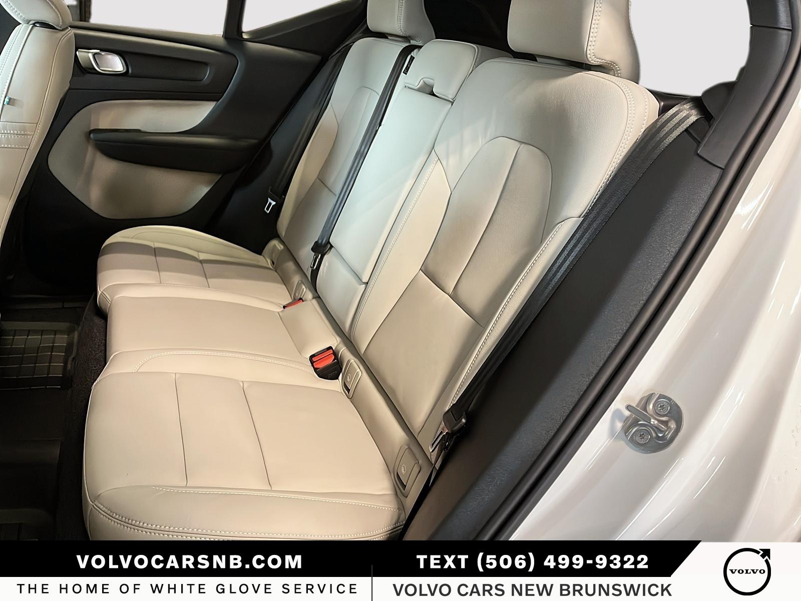 2026 Volvo XC40 B5 Plus Dark Theme