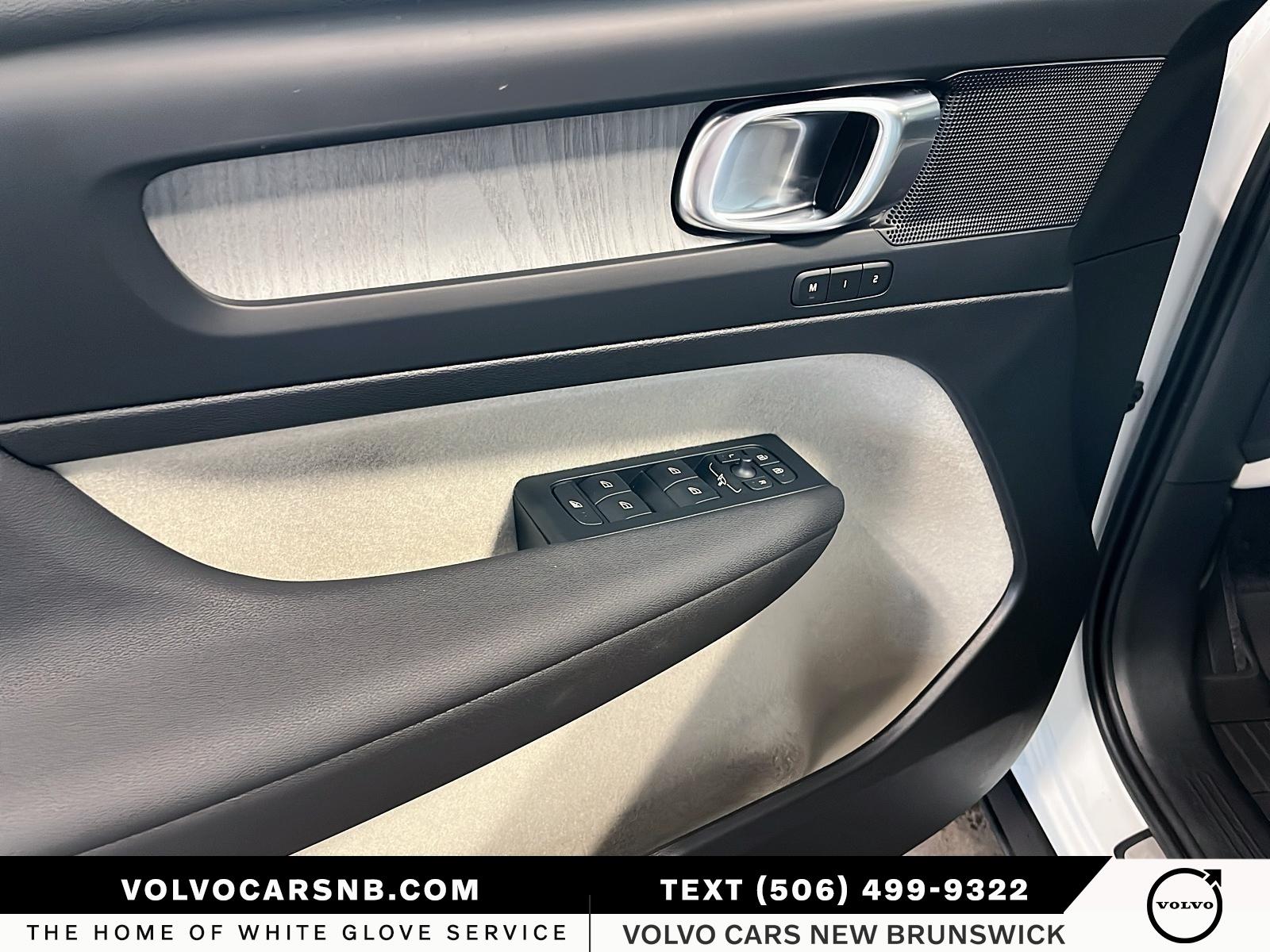 2026 Volvo XC40 B5 Plus Dark Theme