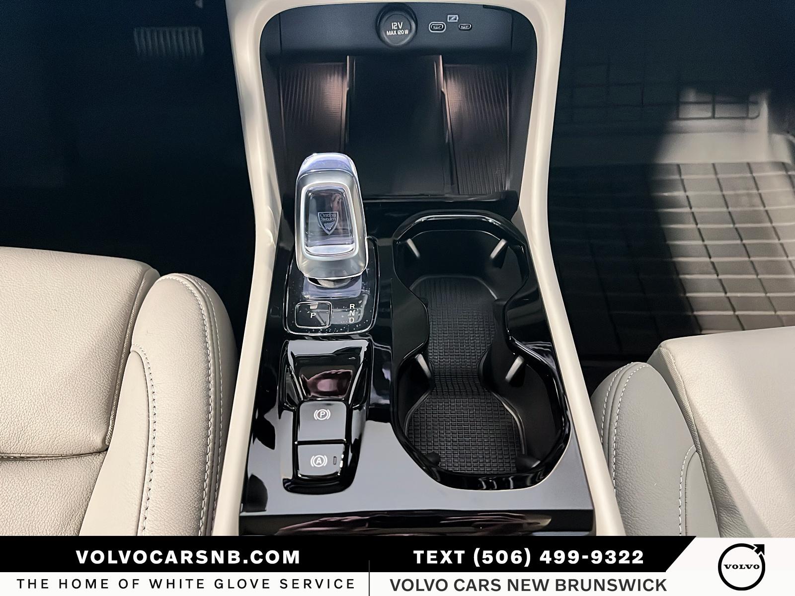 2026 Volvo XC40 B5 Plus Dark Theme