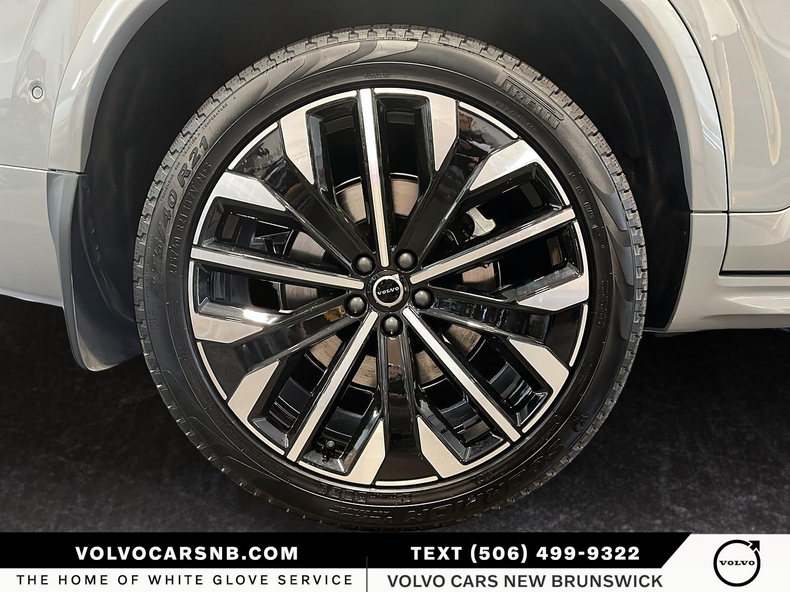 2026 Volvo XC90 Plug-In Hybrid T8 Ultra Bright Theme