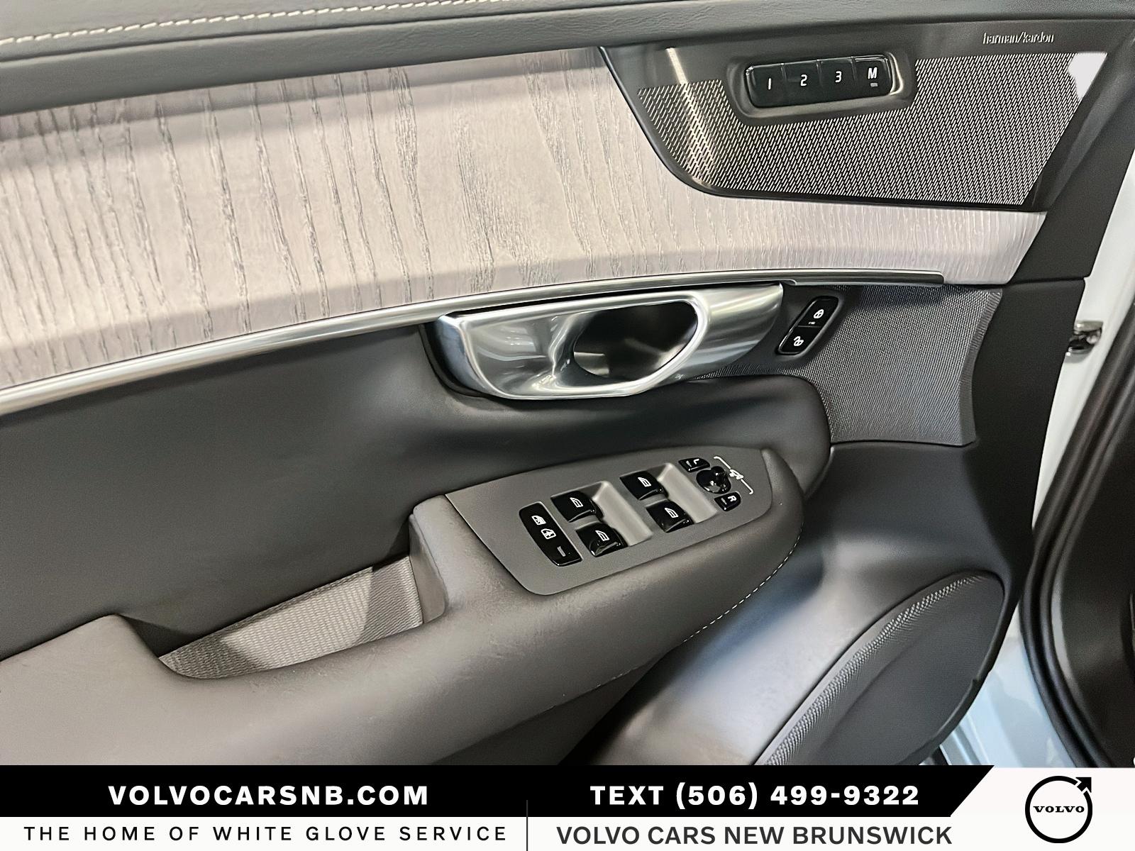 2026 Volvo XC90 Plug-In Hybrid T8 Ultra Bright Theme