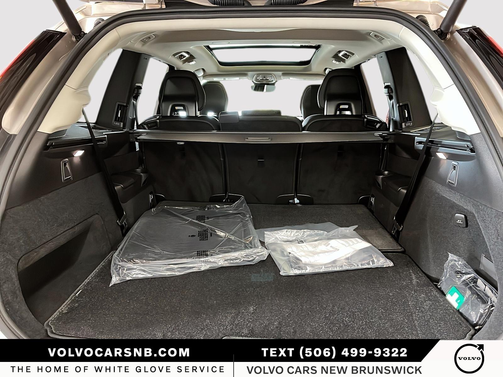 2026 Volvo XC90 B6 Ultra Bright Theme