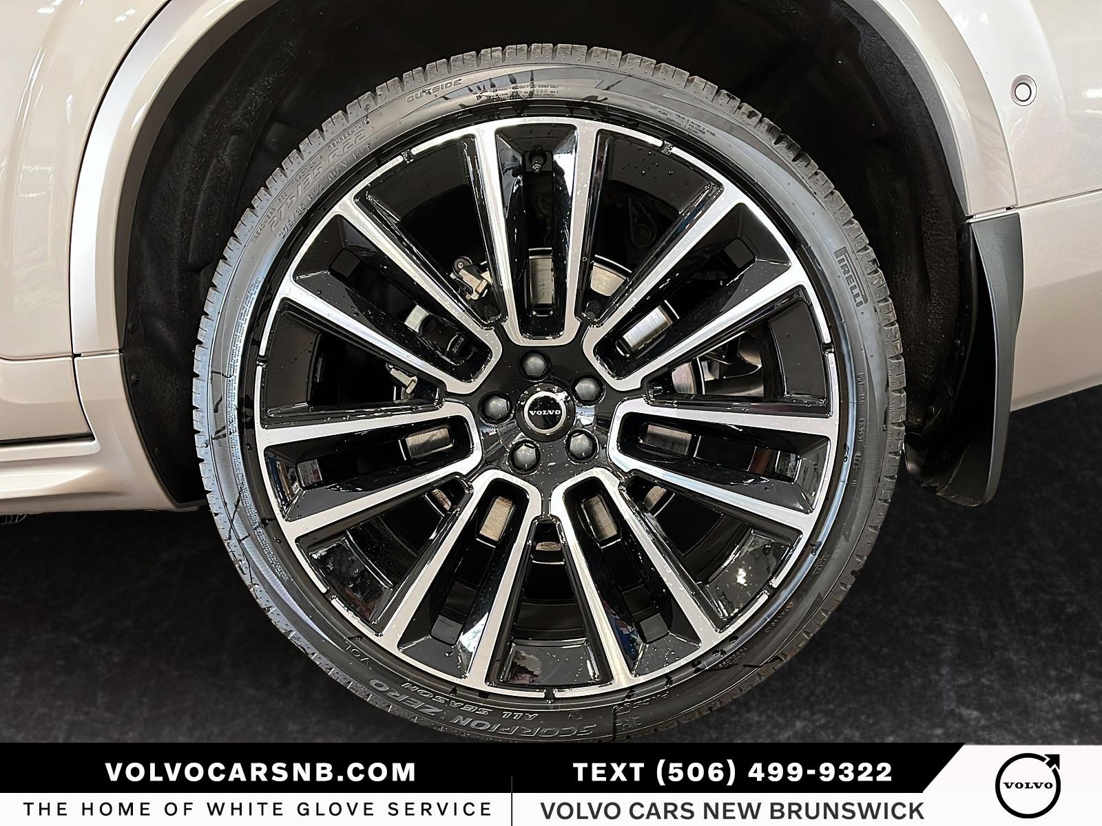 2026 Volvo XC90 B6 Ultra Bright Theme