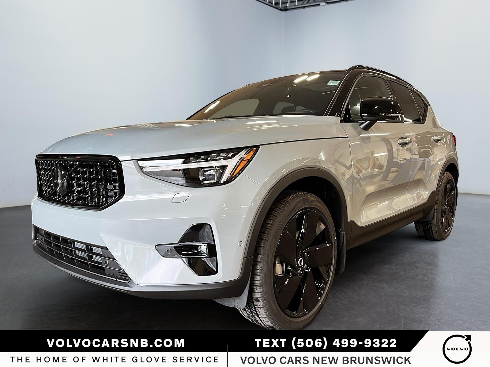 2026 Volvo XC40  B5 Ultra Black Edition