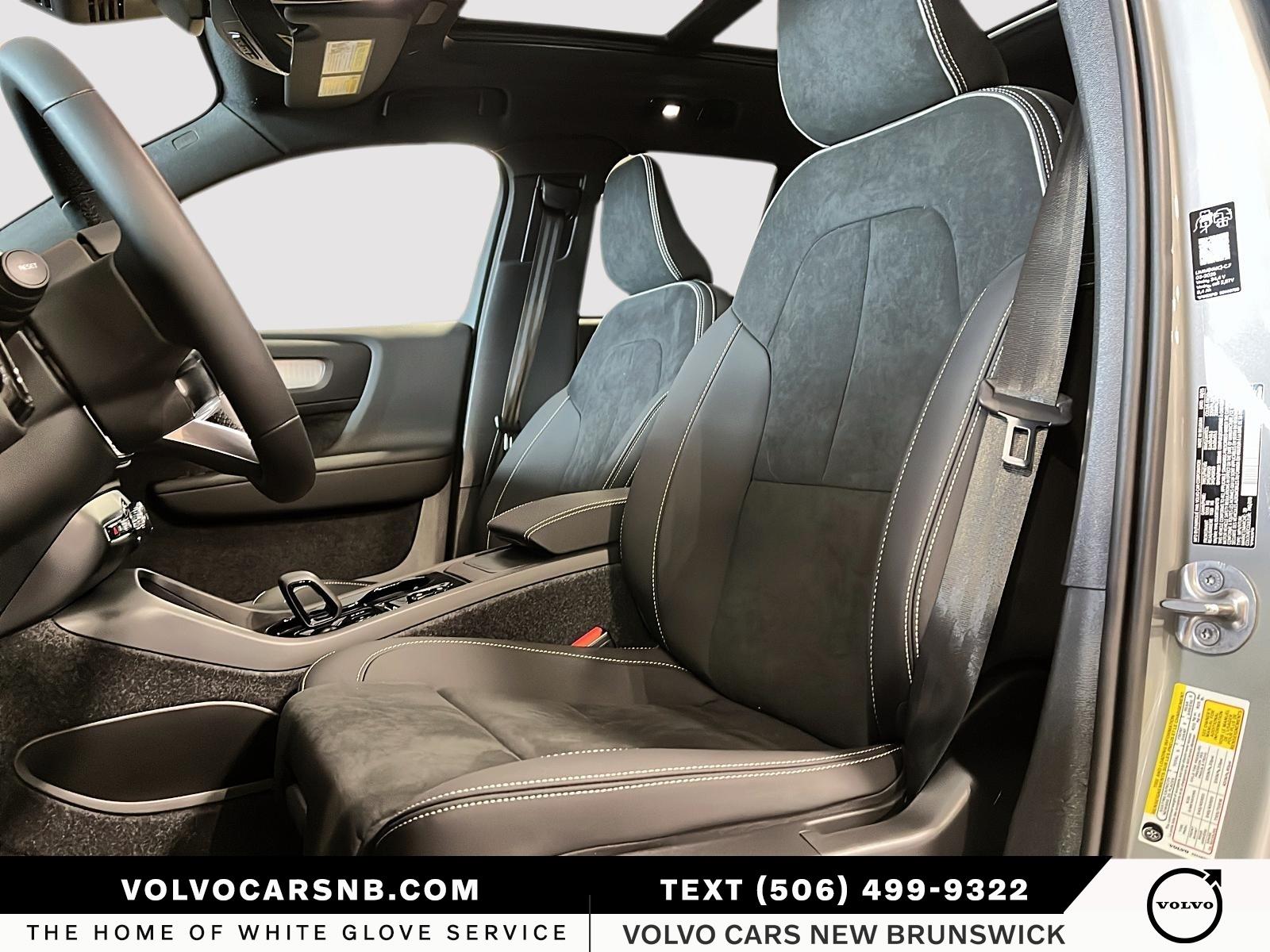 2026 Volvo XC40 B5 Ultra Black Edition