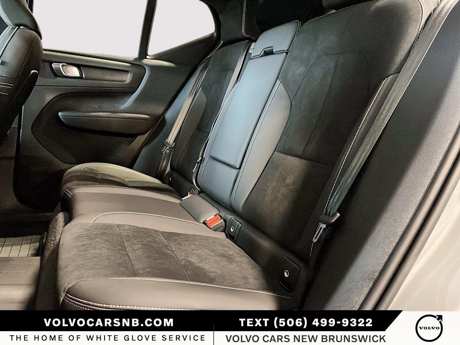 2026 Volvo XC40 B5 Ultra Black Edition