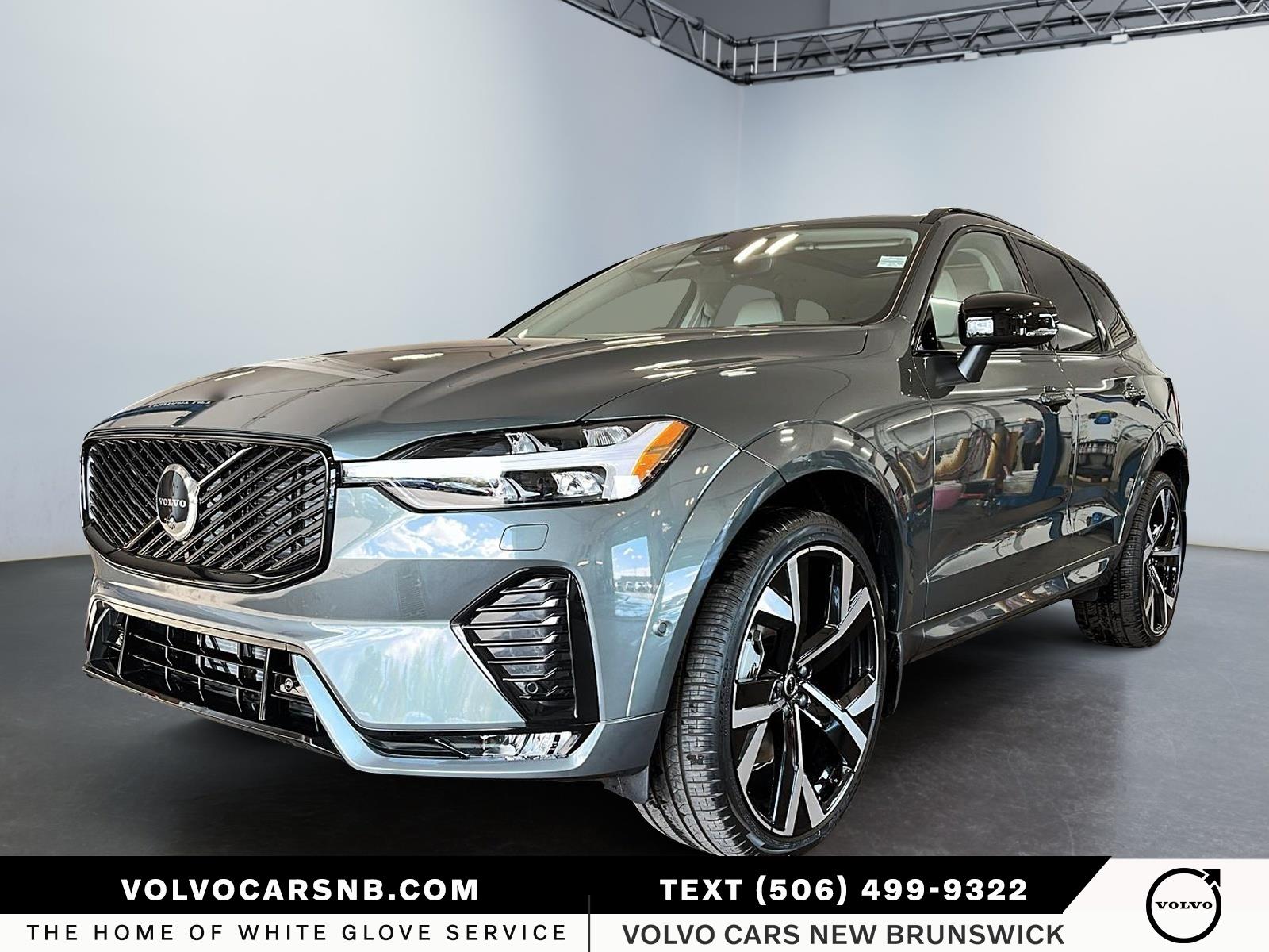2026 Volvo XC60  B5 Ultra Dark Theme