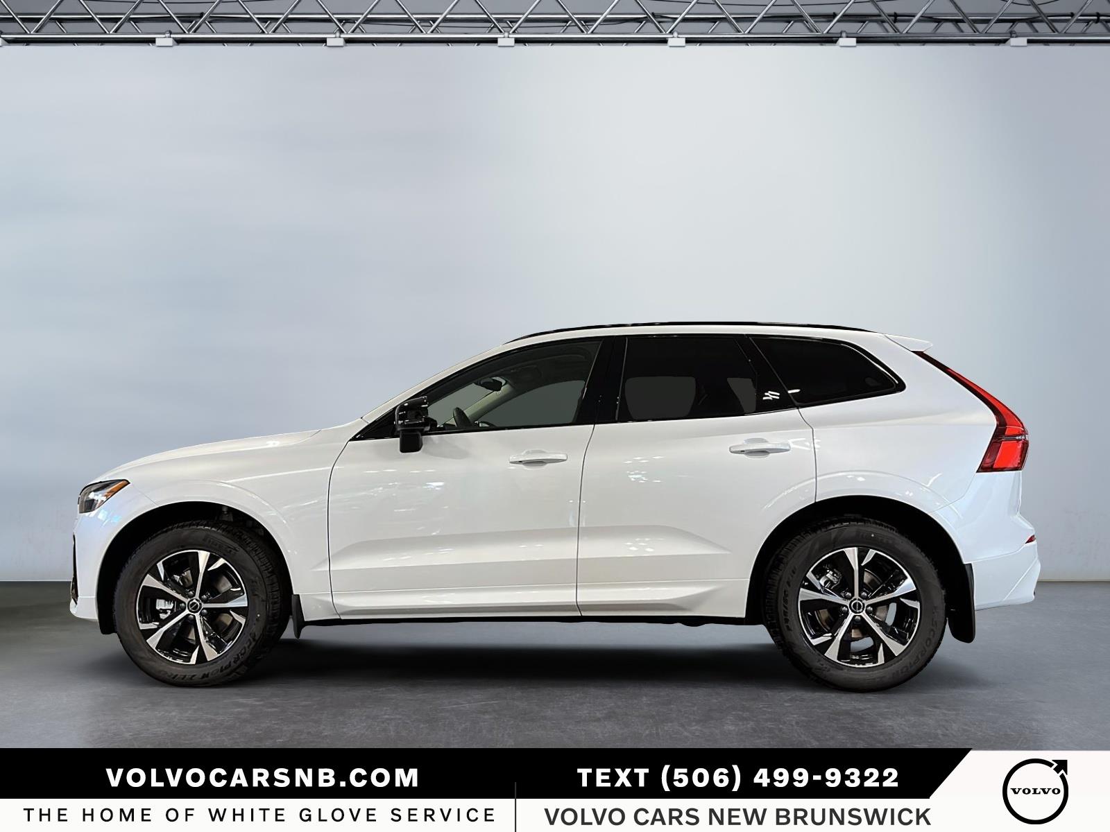 2026 Volvo XC60 B5 Core Dark Theme