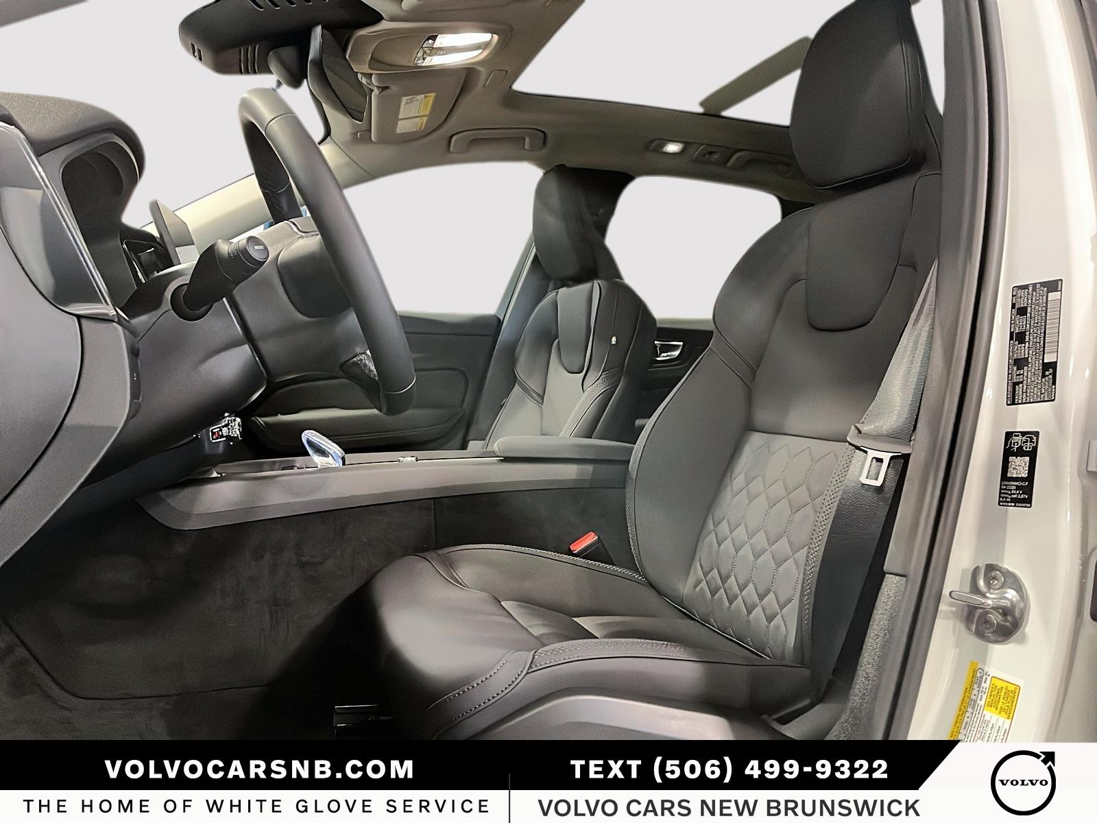 2026 Volvo XC60 B5 Core Dark Theme