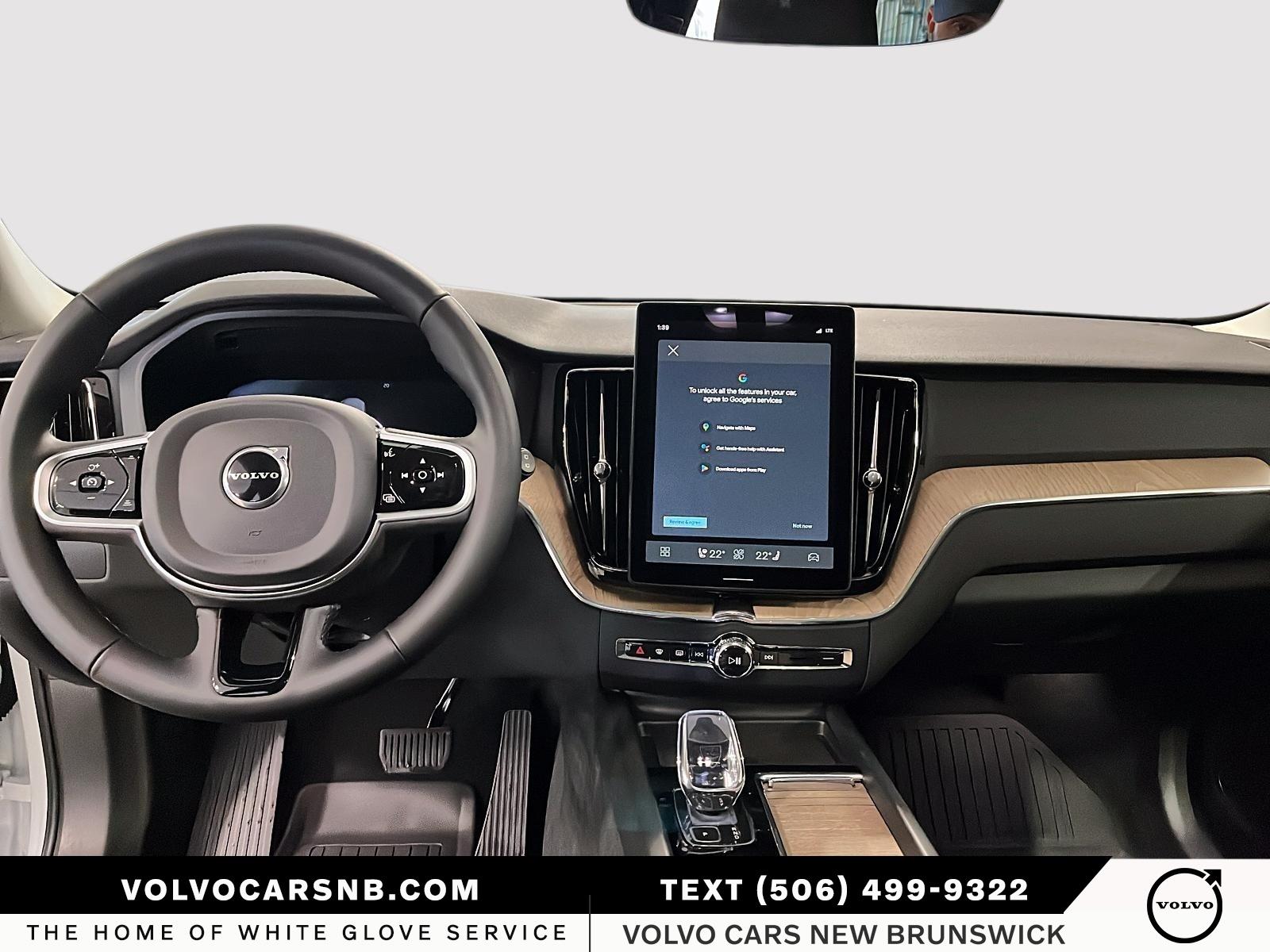 2026 Volvo XC60 B5 Core Dark Theme