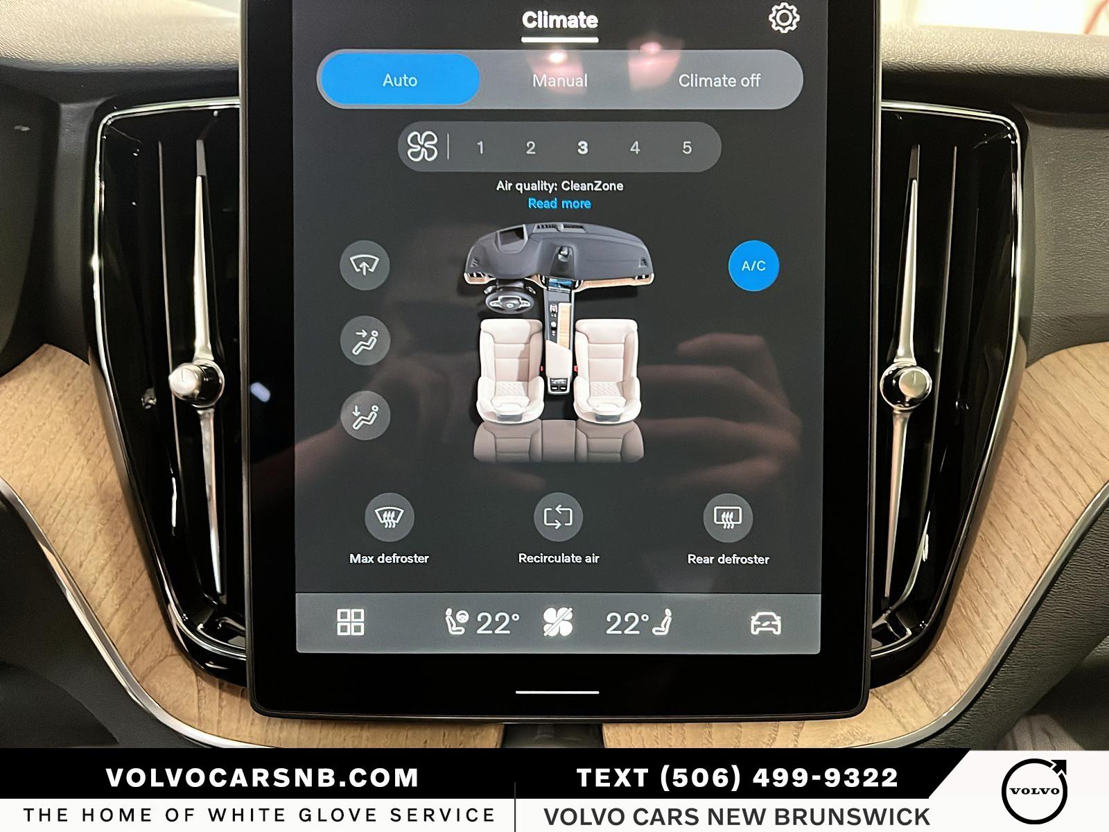 2026 Volvo XC60 B5 Core Dark Theme