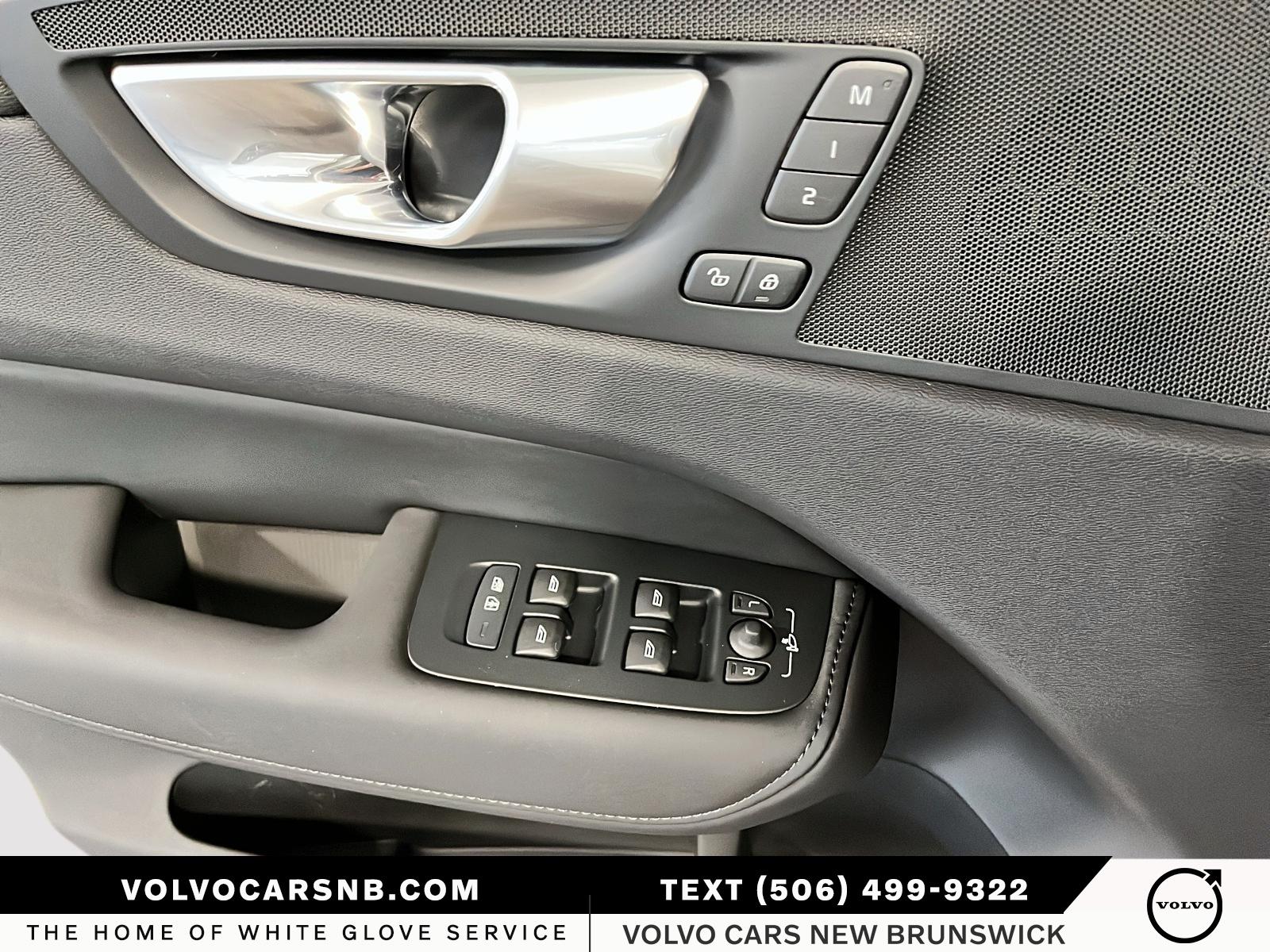 2026 Volvo XC60 B5 Core Dark Theme