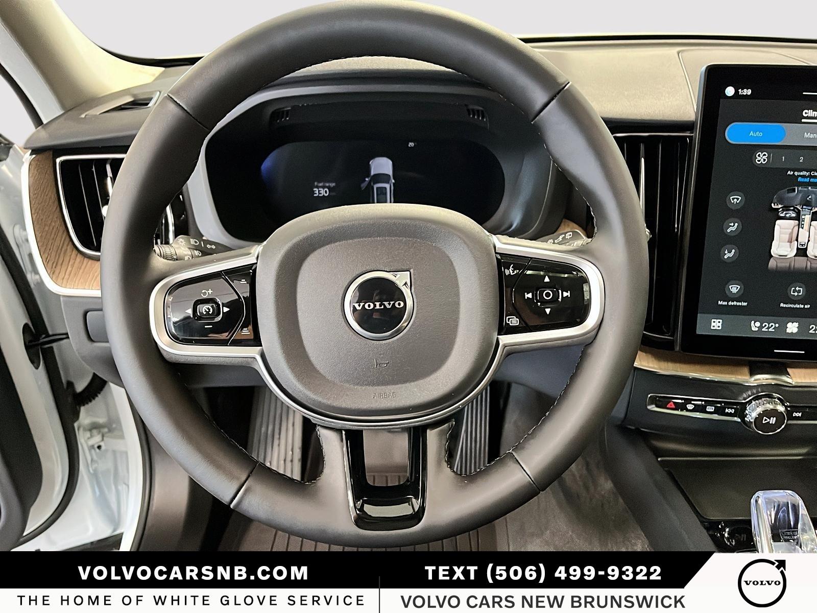 2026 Volvo XC60 B5 Core Dark Theme