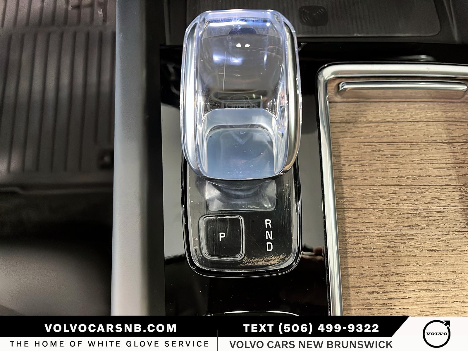 2026 Volvo XC60 B5 Core Dark Theme