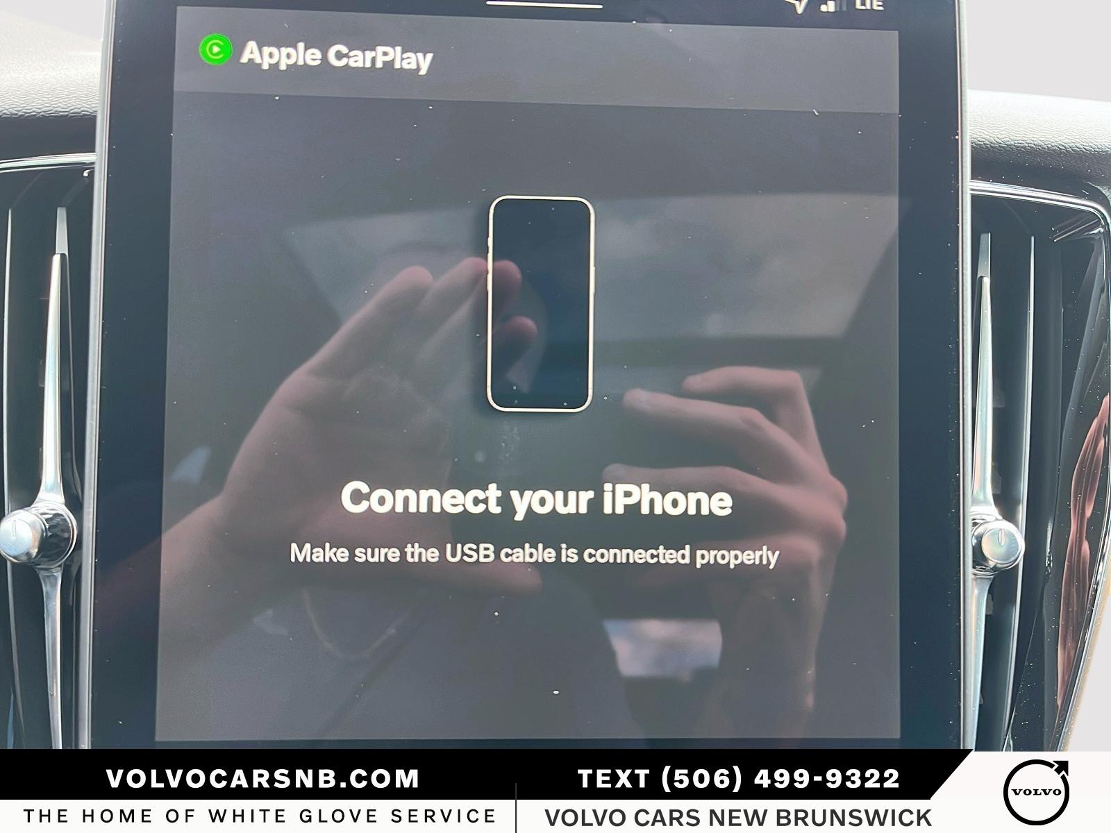 2026 Volvo XC60 B5 Core Dark Theme