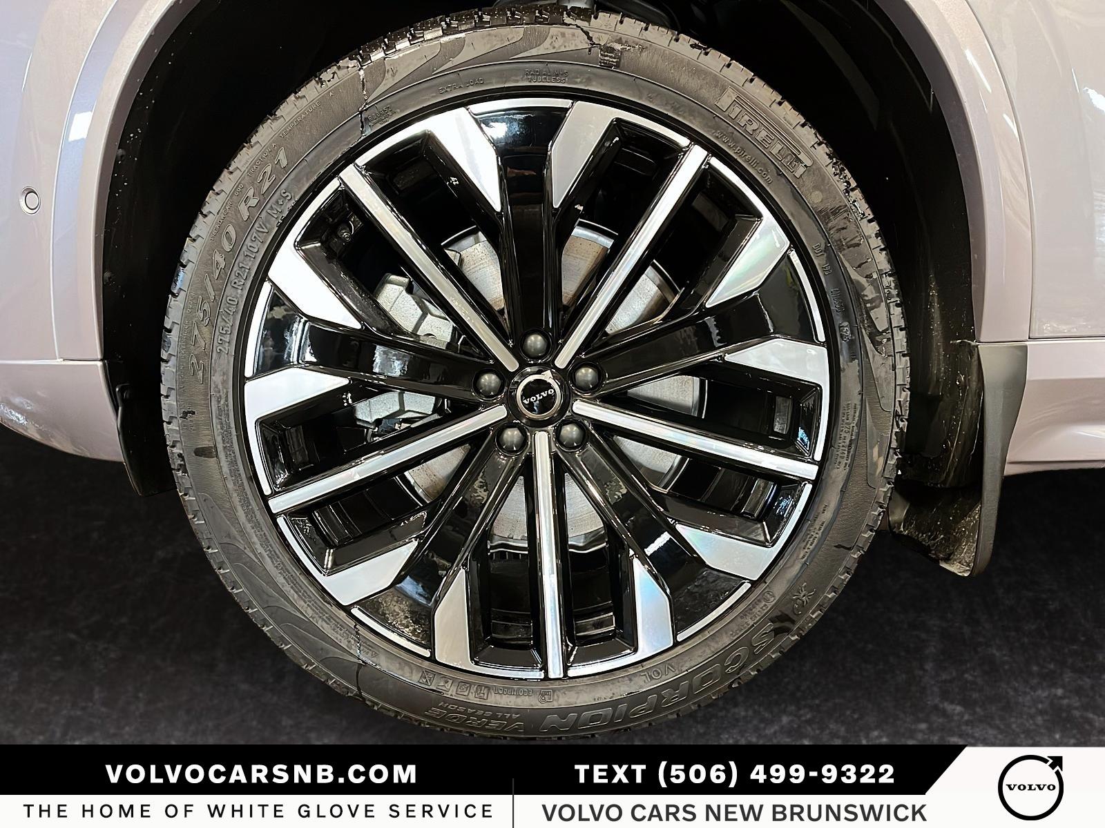 2026 Volvo XC90 B6 Ultra Bright Theme