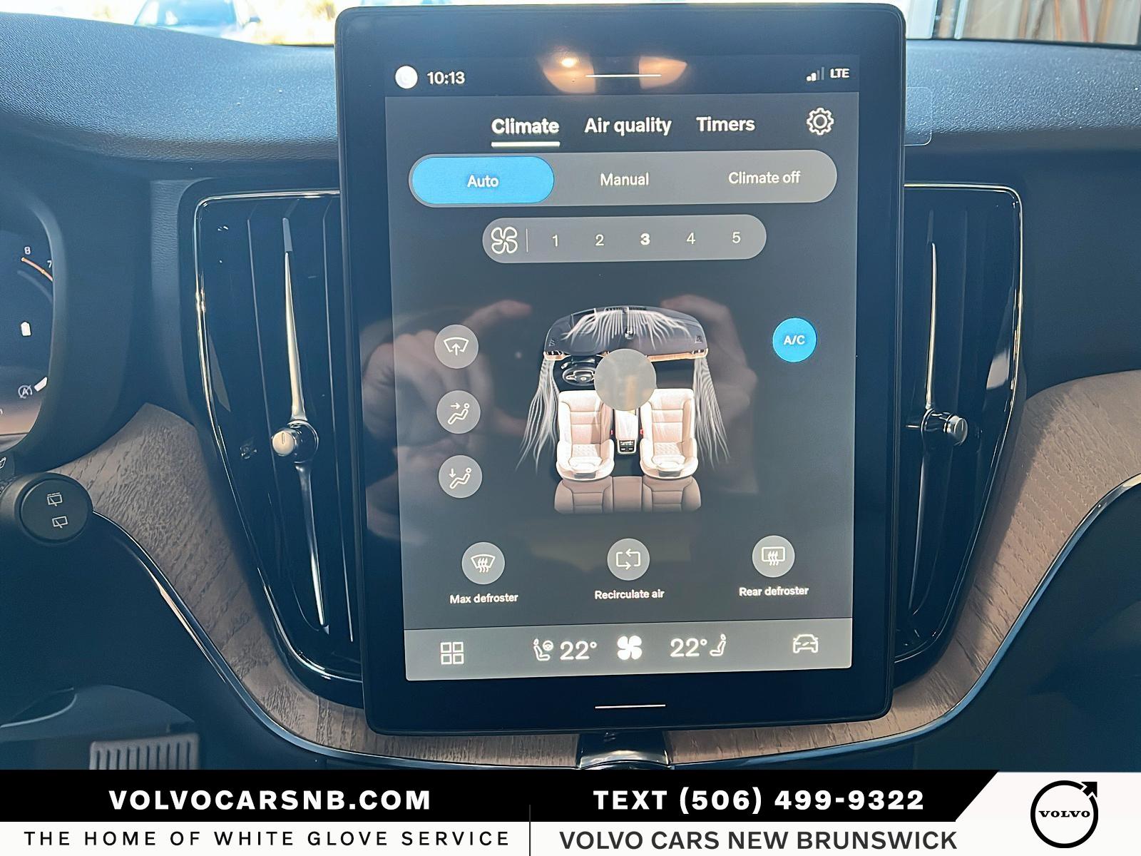 2026 Volvo XC60 B5 Plus Dark Theme