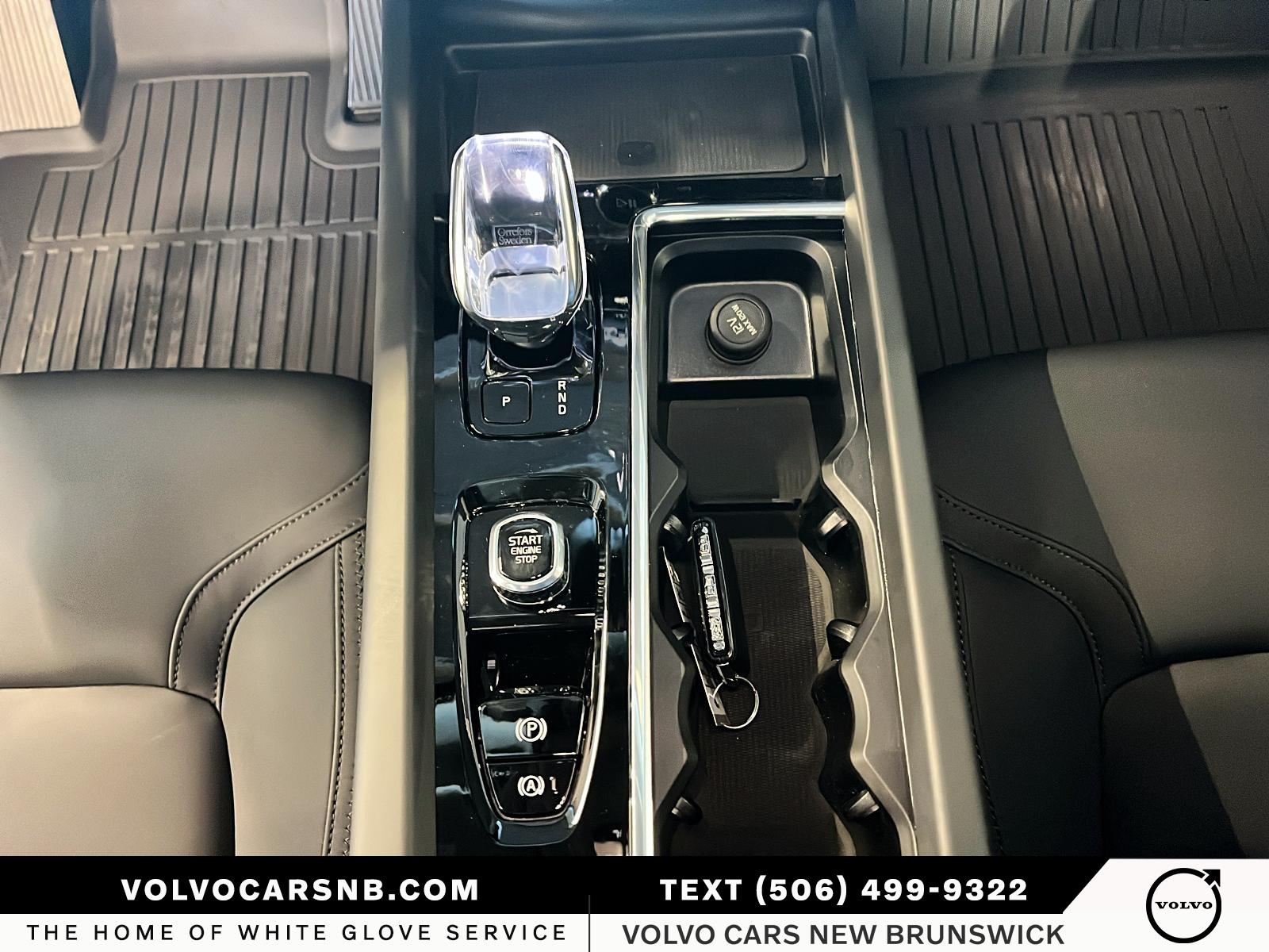 2026 Volvo XC60 B5 Plus Dark Theme