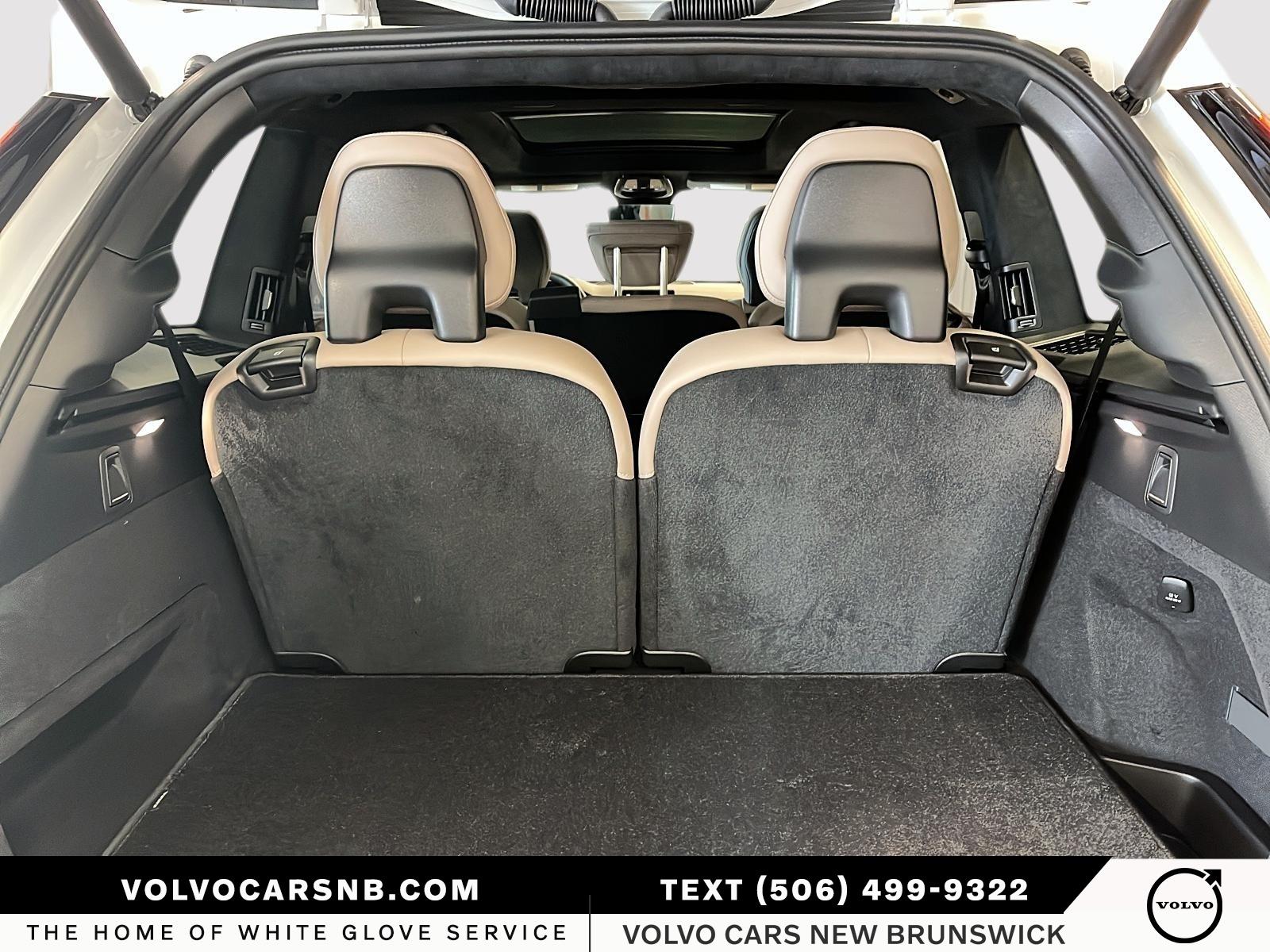 2026 Volvo XC90 B6 Ultra Bright Theme