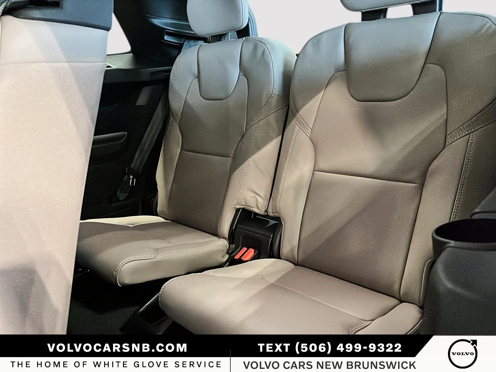 2026 Volvo XC90 B6 Ultra Bright Theme