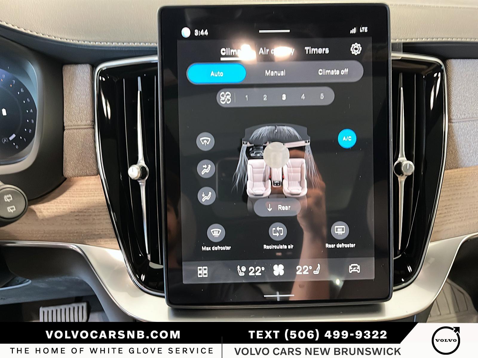 2026 Volvo XC90 B6 Ultra Bright Theme