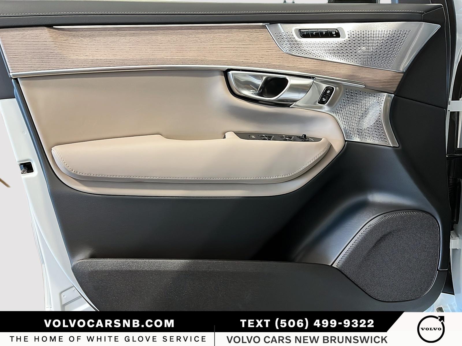 2026 Volvo XC90 B6 Ultra Bright Theme