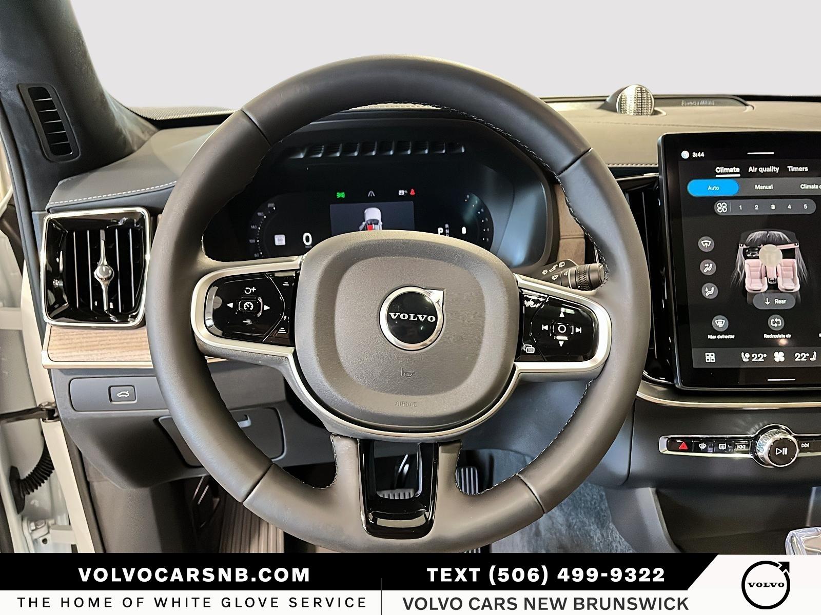 2026 Volvo XC90 B6 Ultra Bright Theme