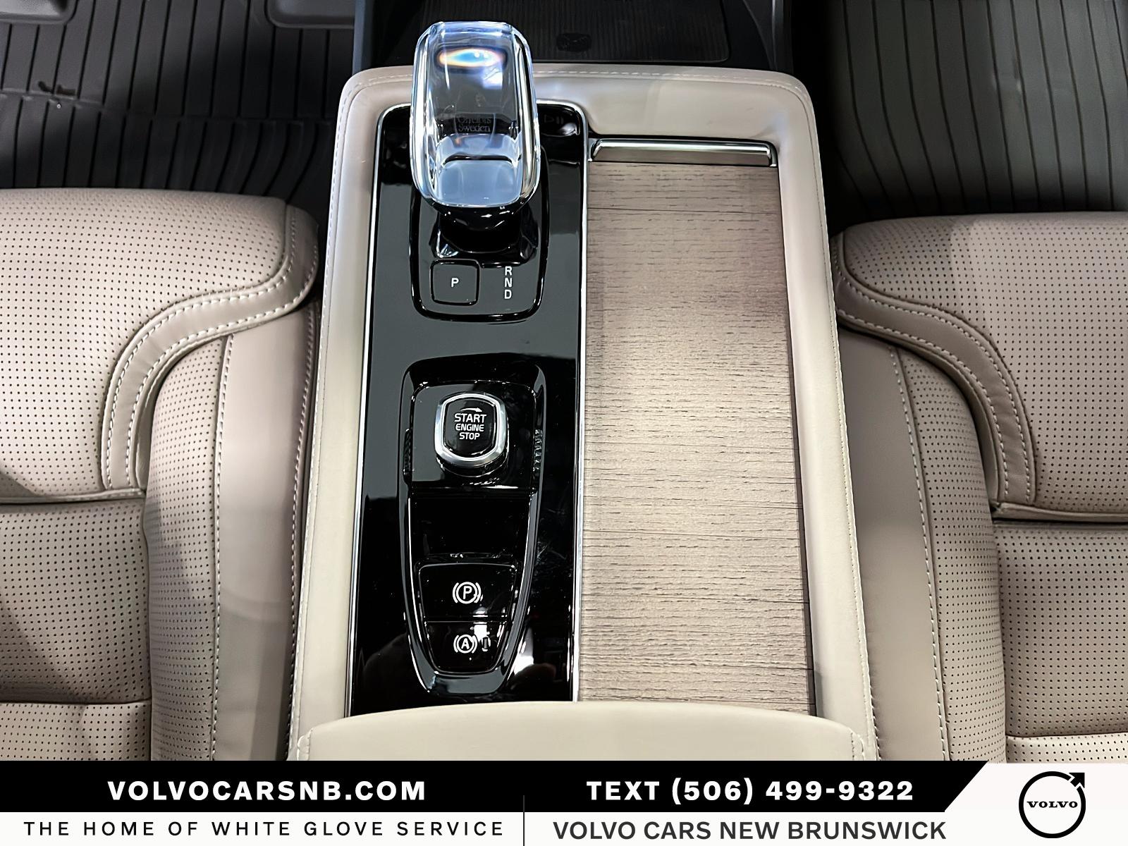 2026 Volvo XC90 B6 Ultra Bright Theme