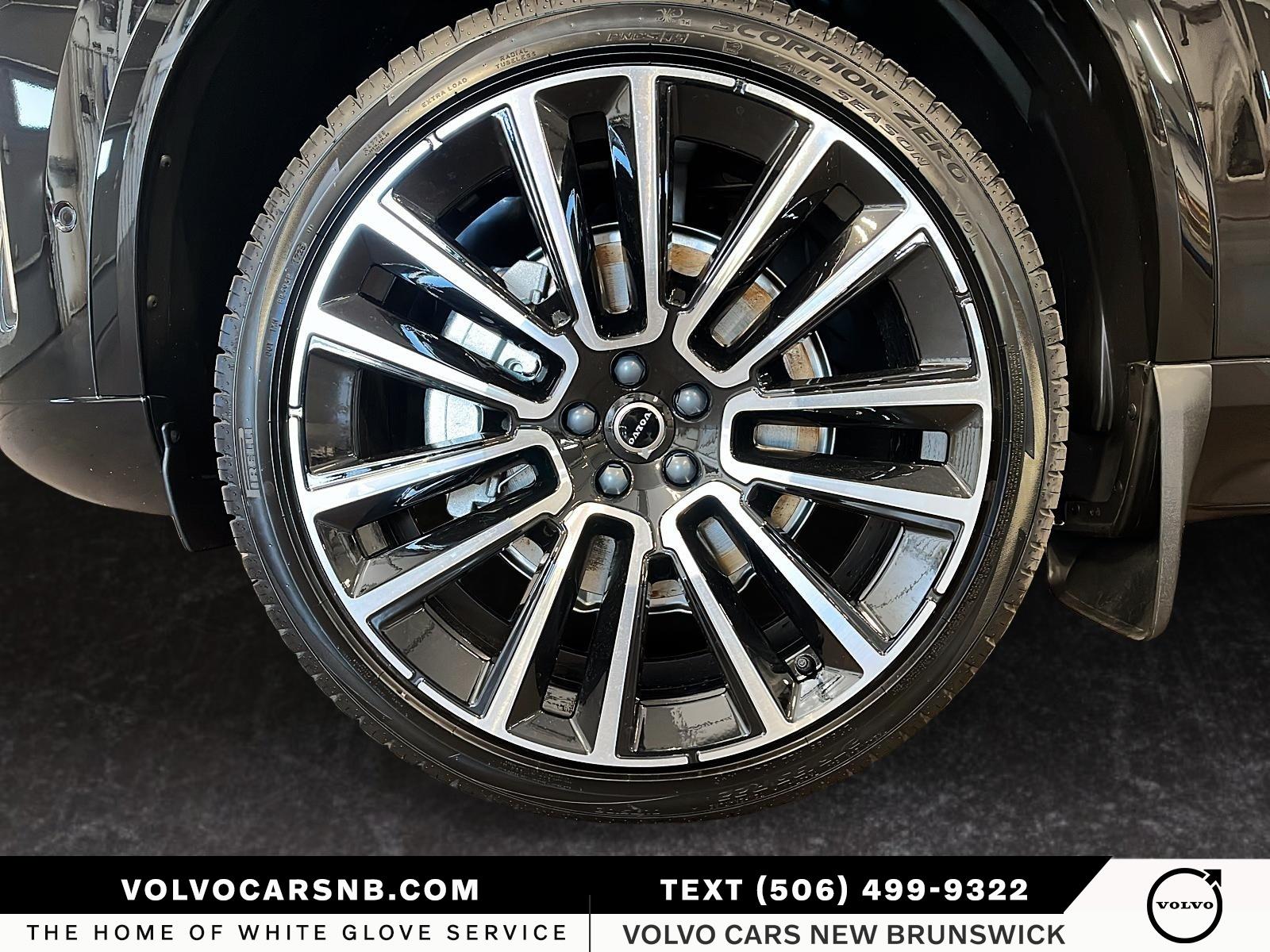 2026 Volvo XC90 B6 Ultra Bright Theme