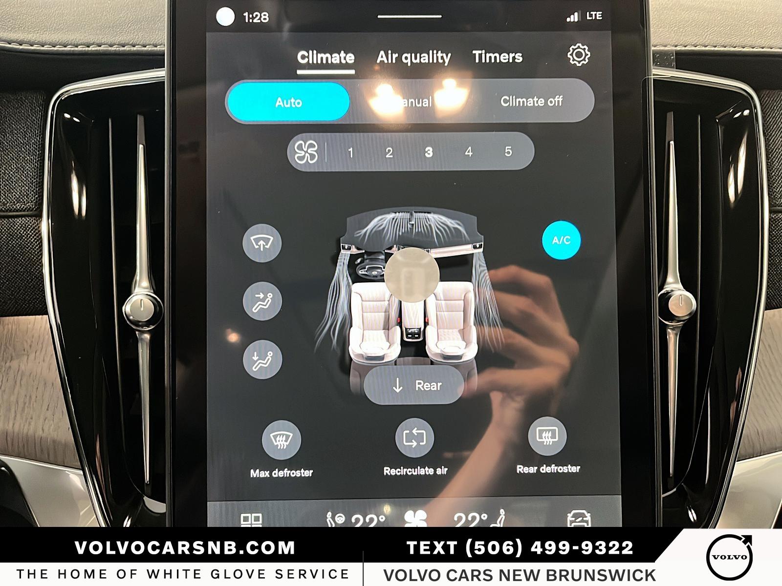 2026 Volvo XC90 B6 Ultra Bright Theme