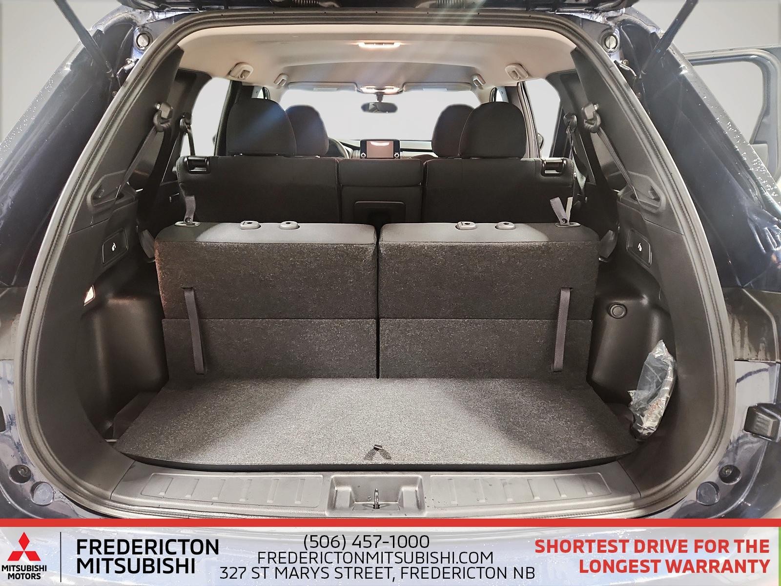 2024 Mitsubishi Outlander ES