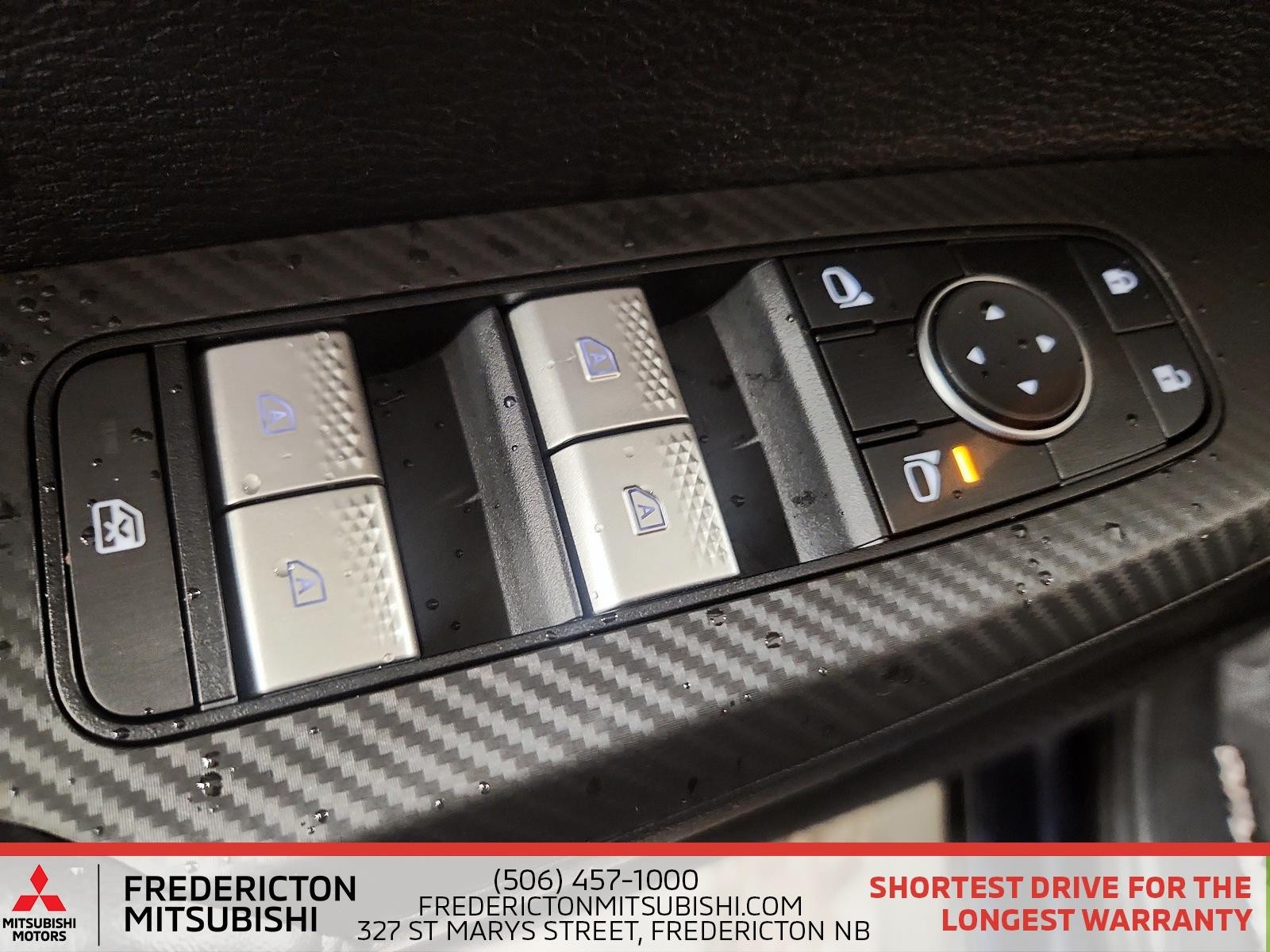 2024 Mitsubishi Outlander ES