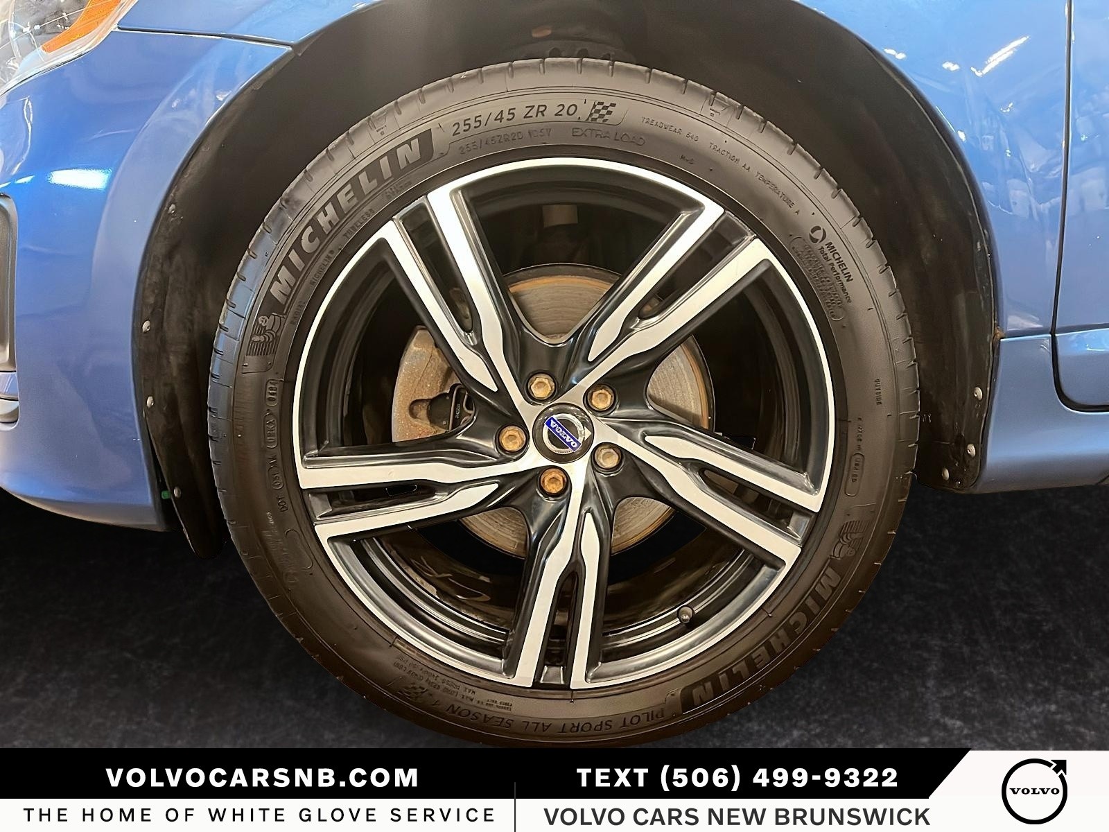 2017 Volvo XC60 T6 Drive-E R-Design