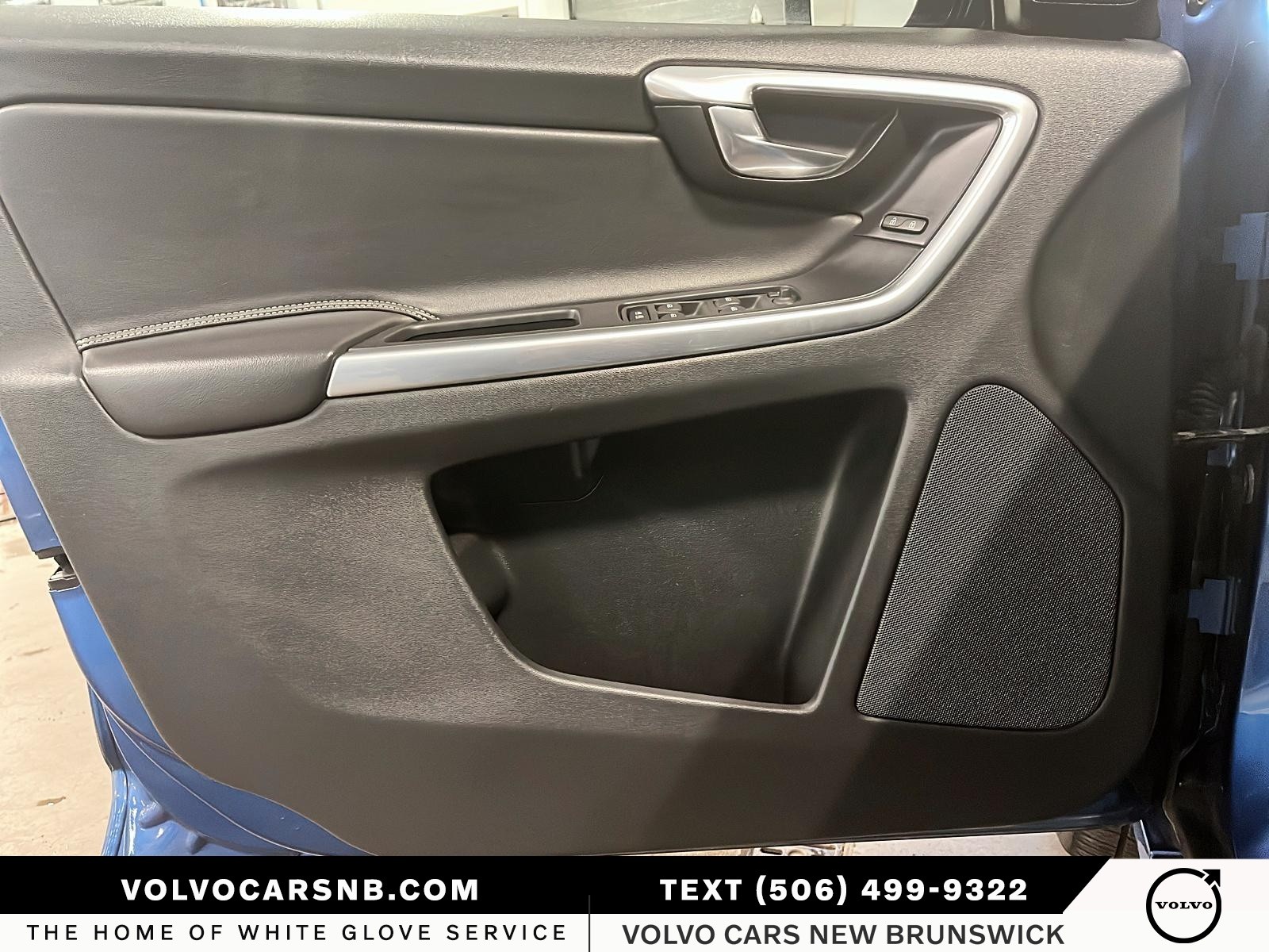 2017 Volvo XC60 T6 Drive-E R-Design