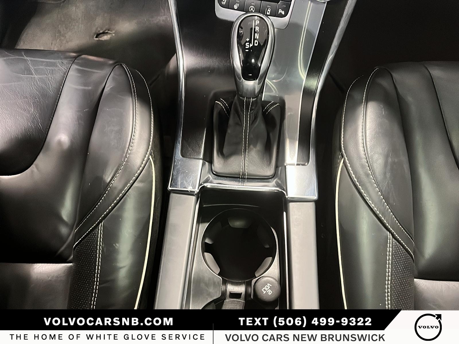 2017 Volvo XC60 T6 Drive-E R-Design