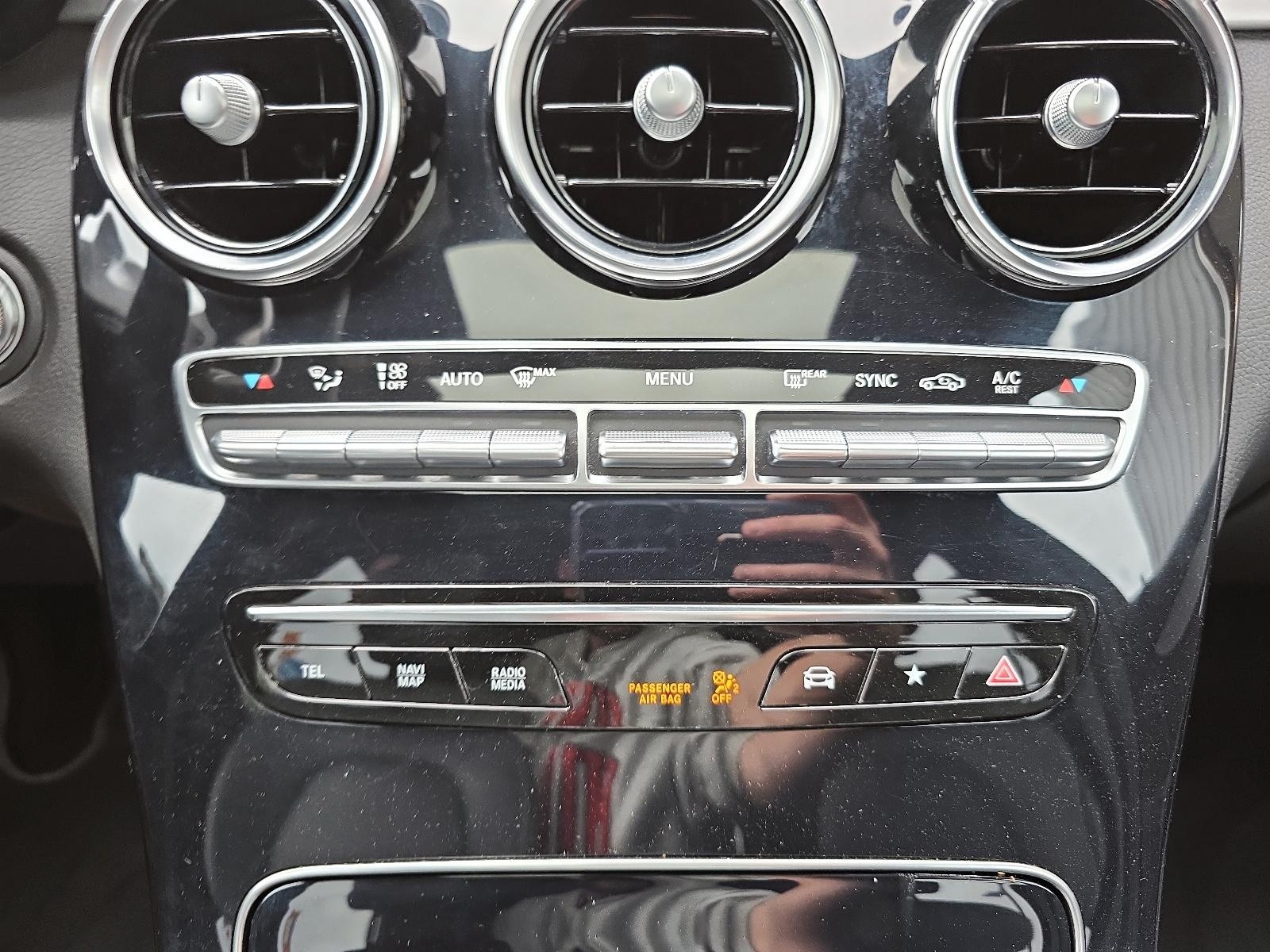 2023 Mercedes-Benz GLC 300 