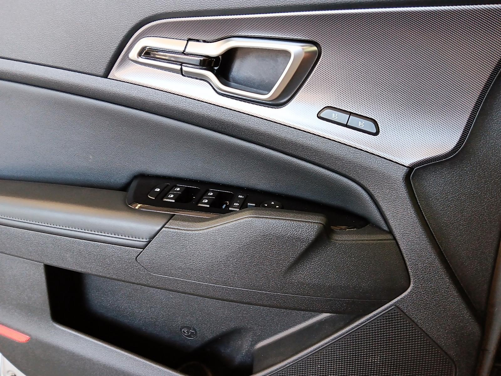 2023 Kia Sportage Hybrid SX w/Black Interior
