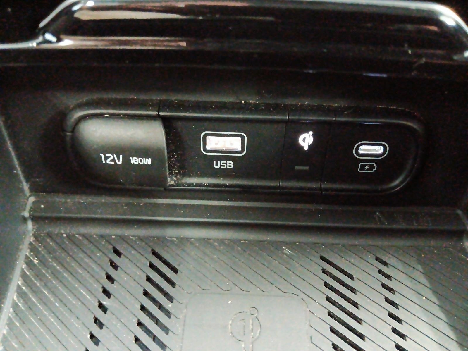 2023 Kia Sportage Hybrid SX w/Black Interior