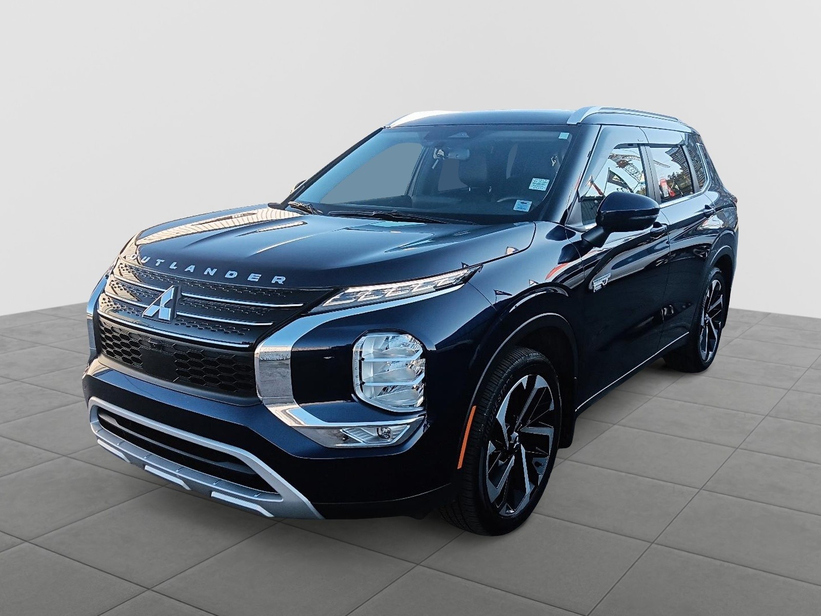 2024 Mitsubishi Outlander Plug-In Hybrid  LE