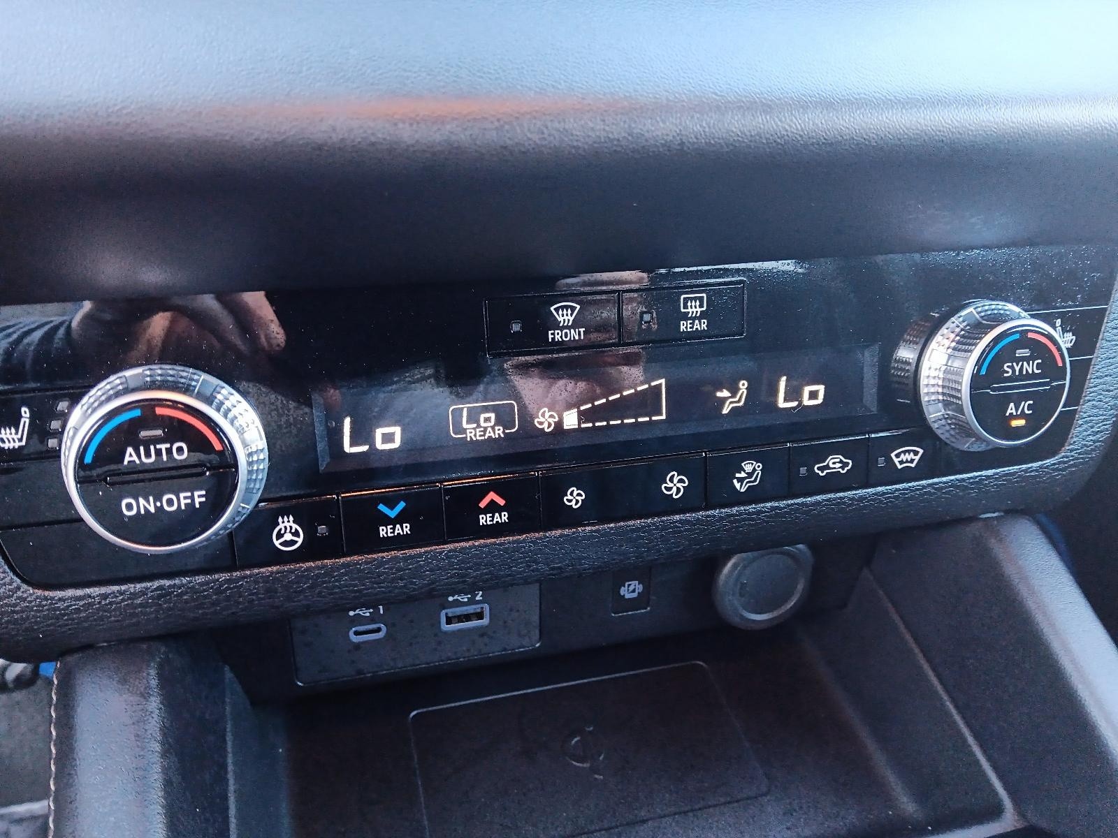 2024 Mitsubishi Outlander Plug-In Hybrid SEL