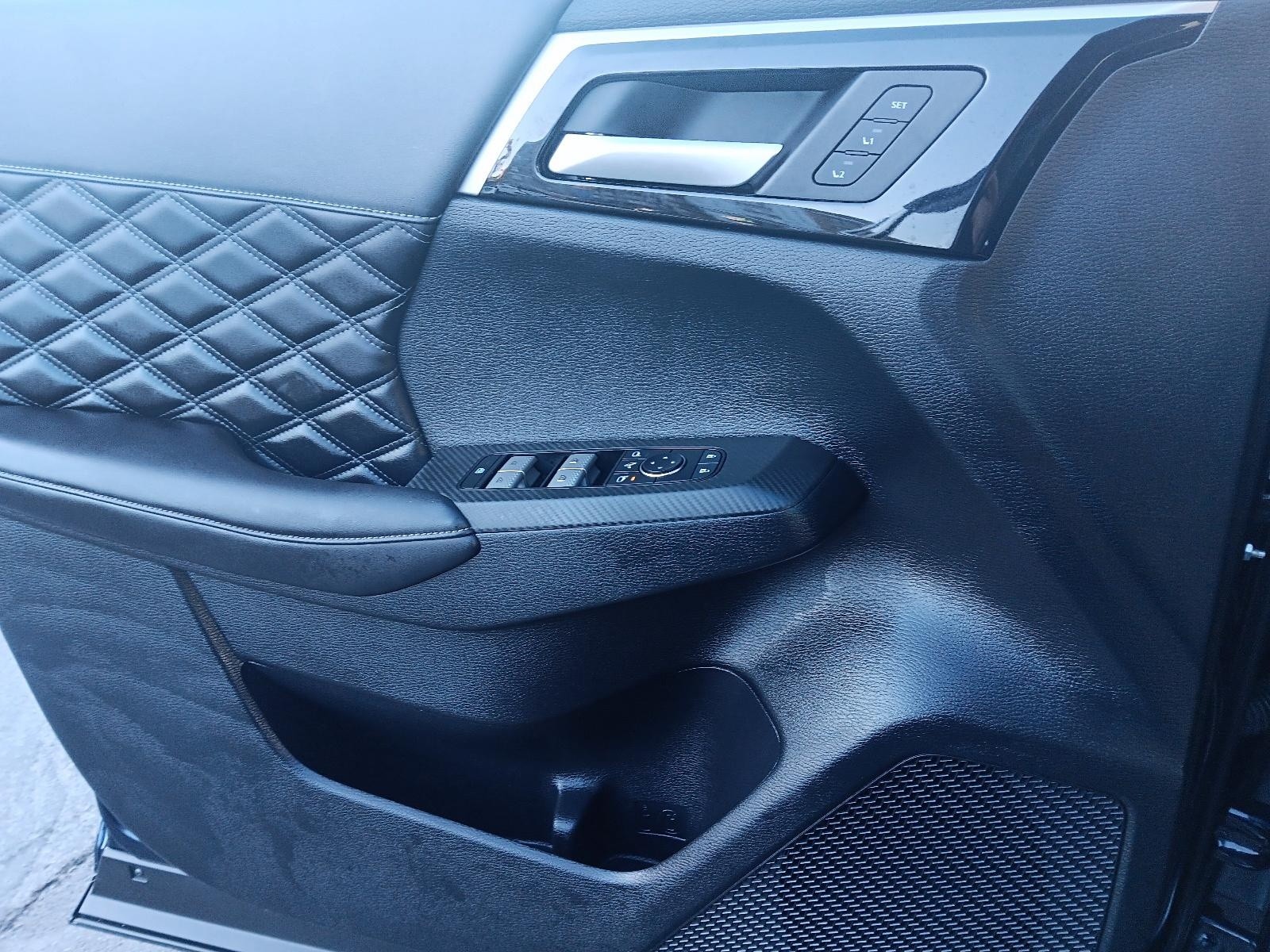 2024 Mitsubishi Outlander Plug-In Hybrid SEL