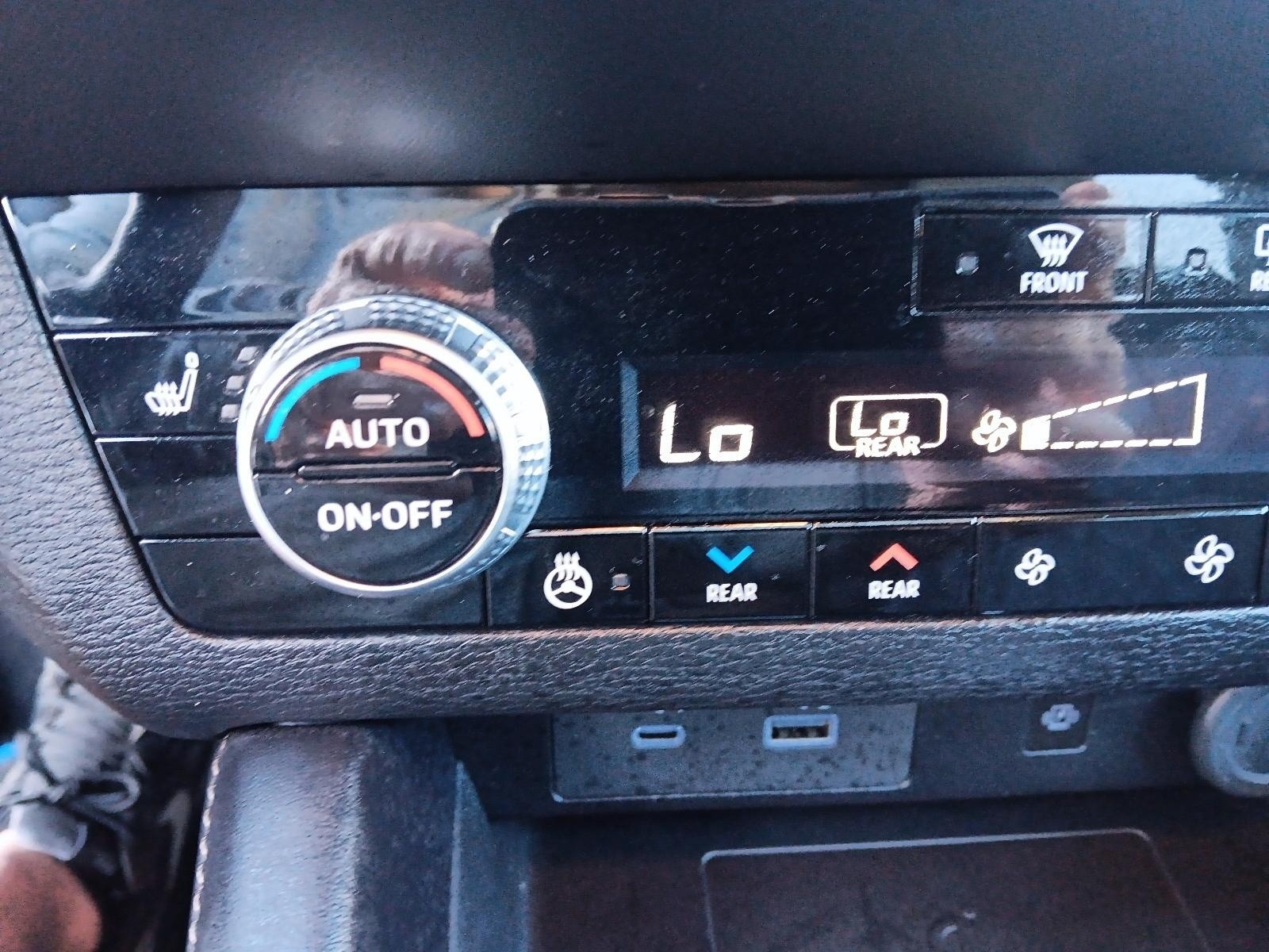 2024 Mitsubishi Outlander Plug-In Hybrid SEL